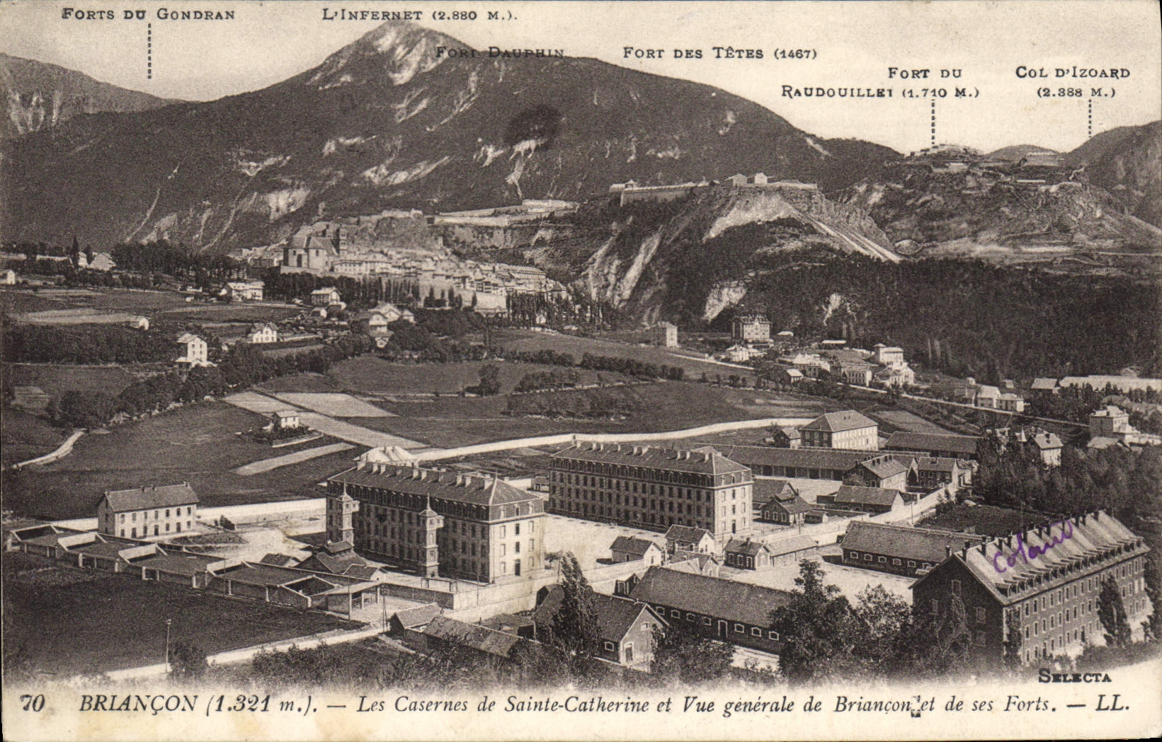 CPA Briancon Les Caserne de Sainte Catherine et Vue generale de Briancon de ses Forts