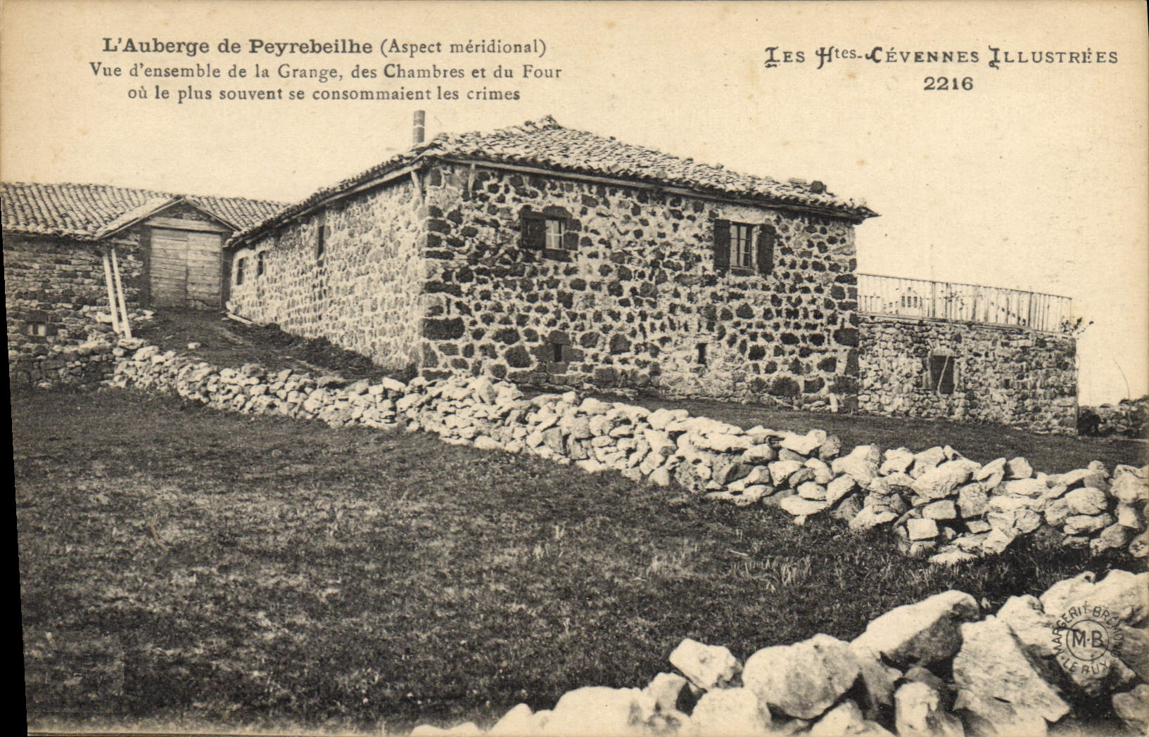 CPA L'Auberge de Peyrebeilhe Aspect meridional Vue d'ensemble de la Grange des Chambres et du Four