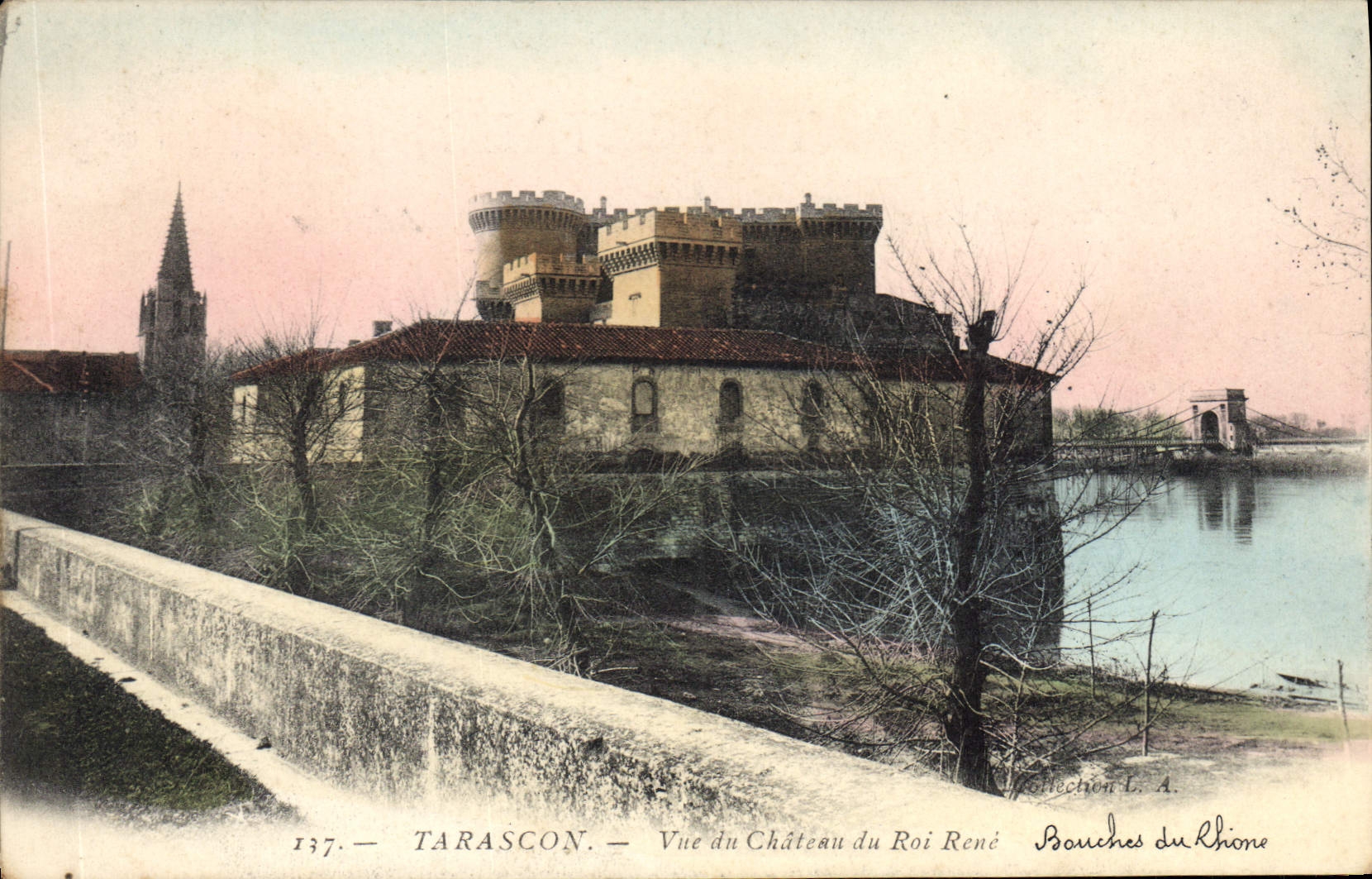 CPA Tarascon Vue du Chateau du Roi Rene
