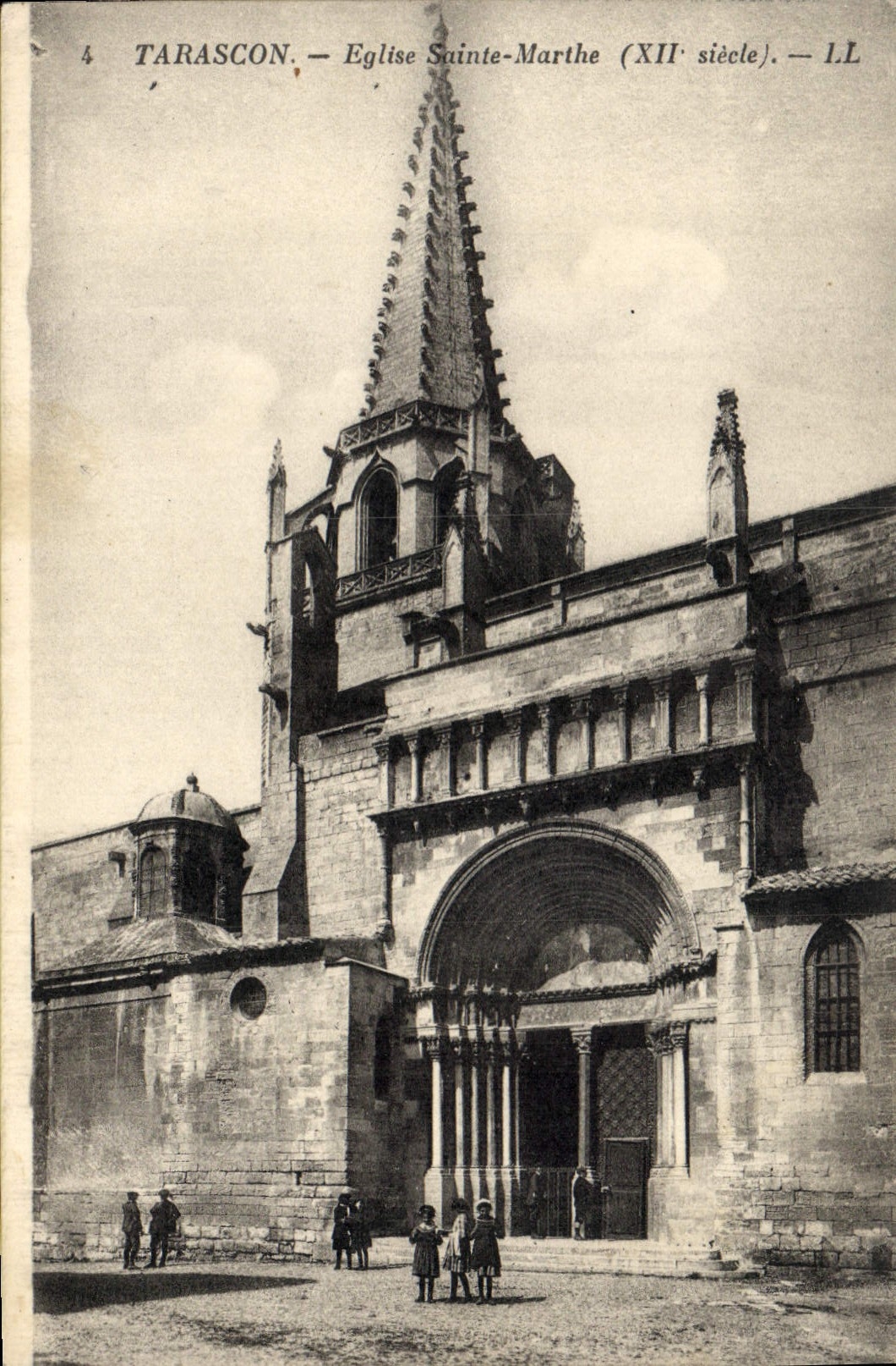 CPA Tarascon Eglise Sainte Marthe 