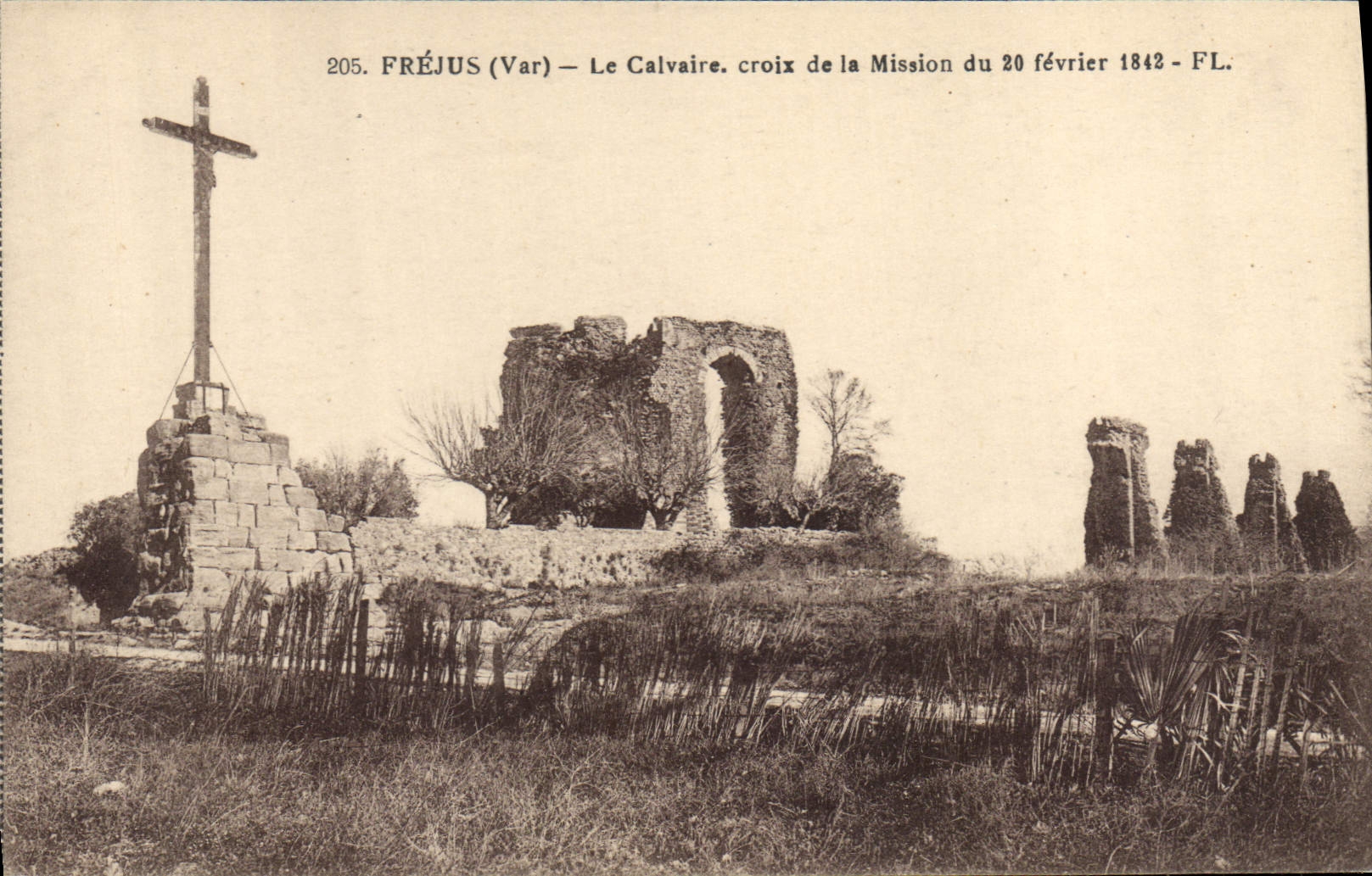 CPA Frejus Var Le Calvaire croix de la Mission