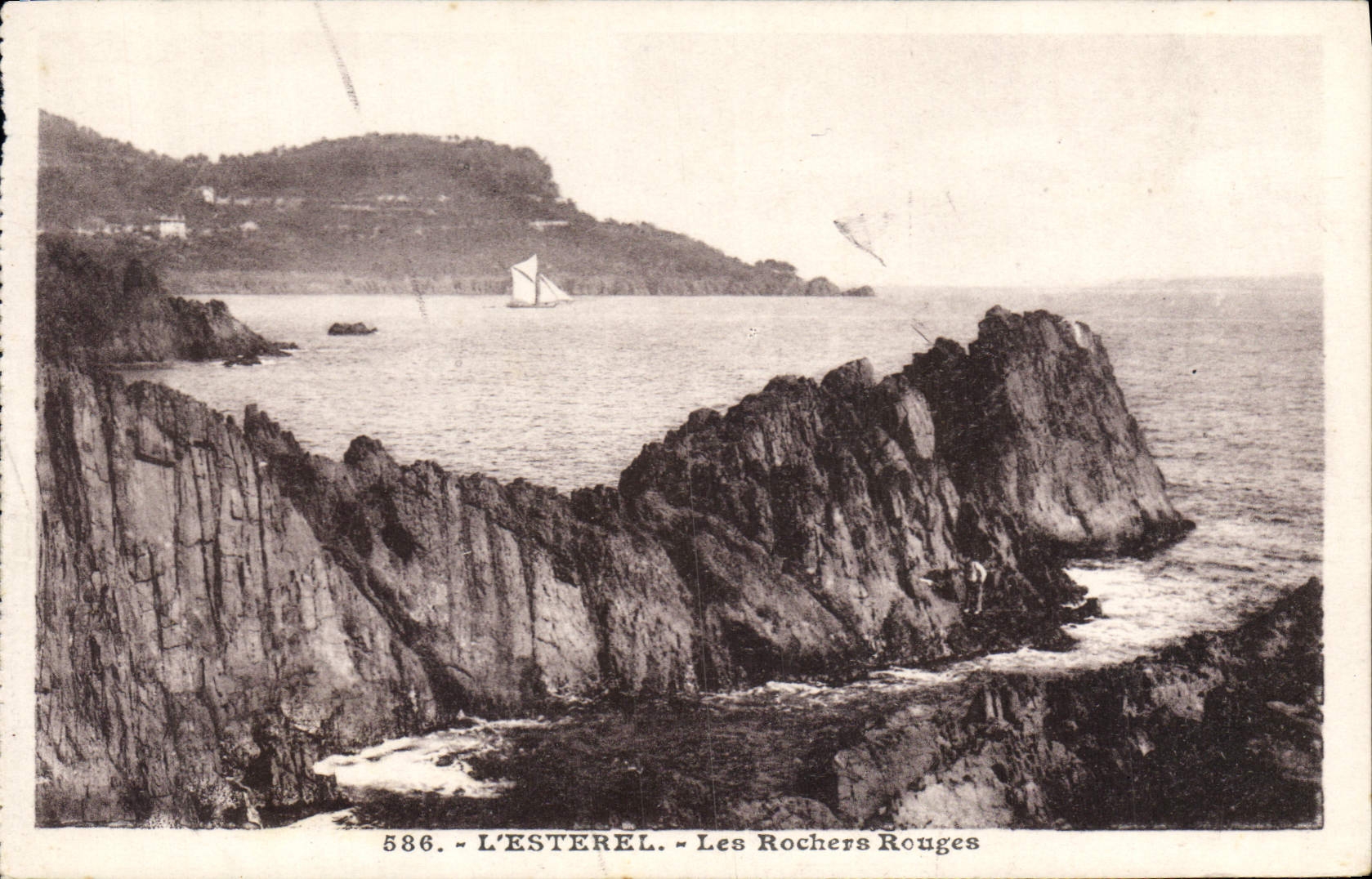 CPA L'Esterel Les Rochers Rouges 