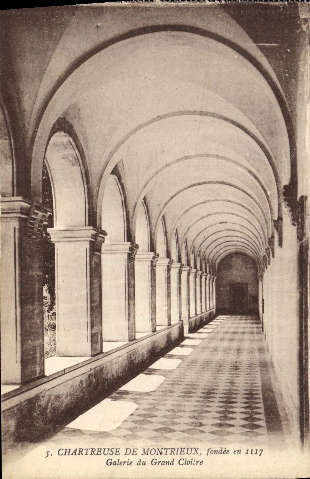 CPA Chartreuse de Montrieux Galerie du Grand Cloitre