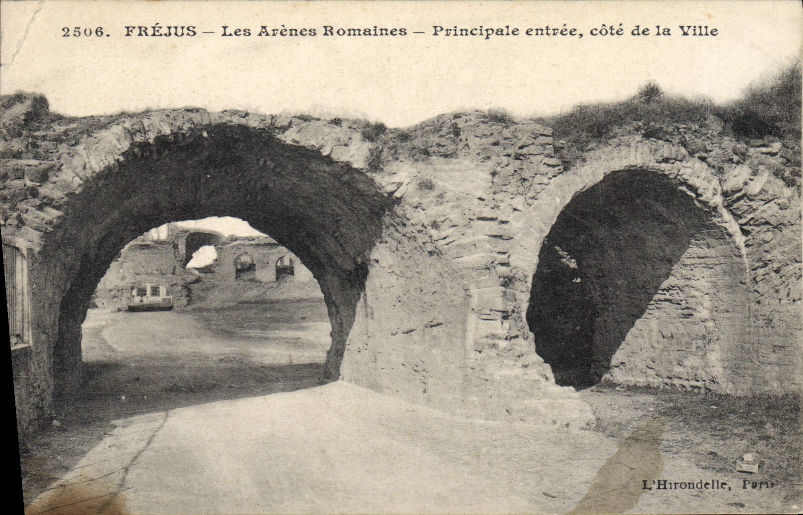 CPA Frejus Les Arenes Romaines Principale entree cote de la Ville