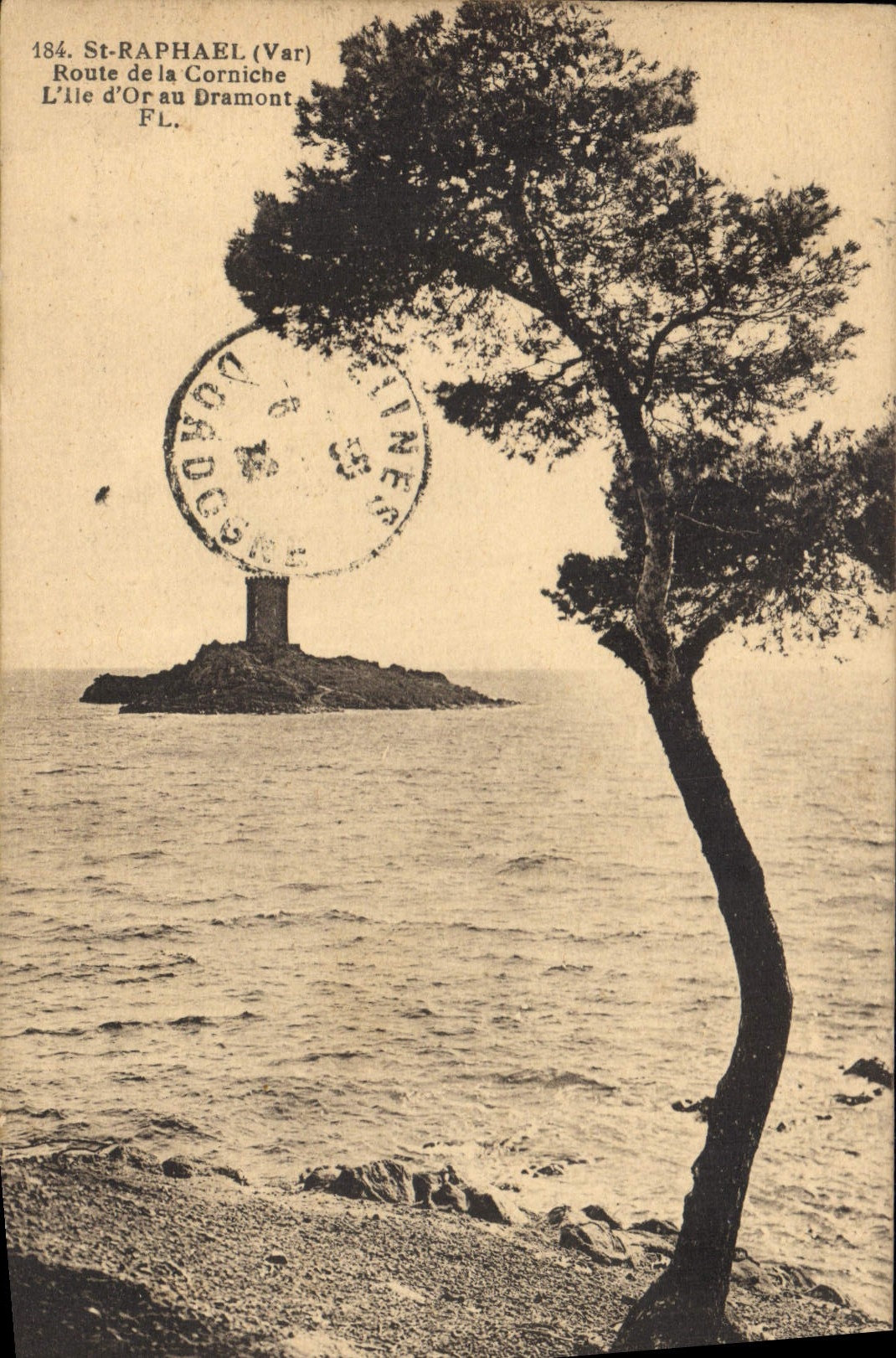 CPA St Raphael Var Route de la Corniche L'Ile d'Or au Dramont