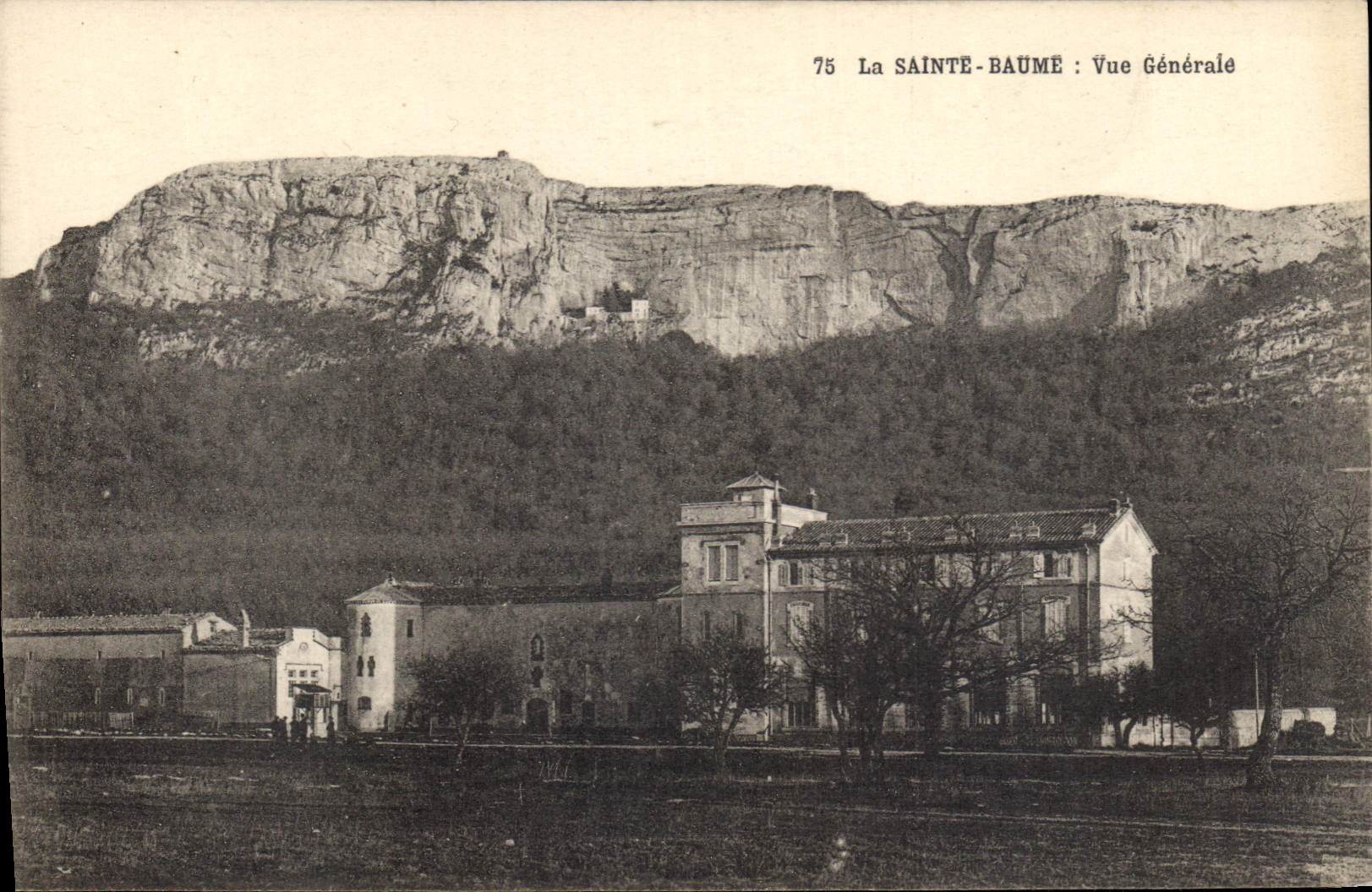 CPA La Sainte Baume Vue Generale 