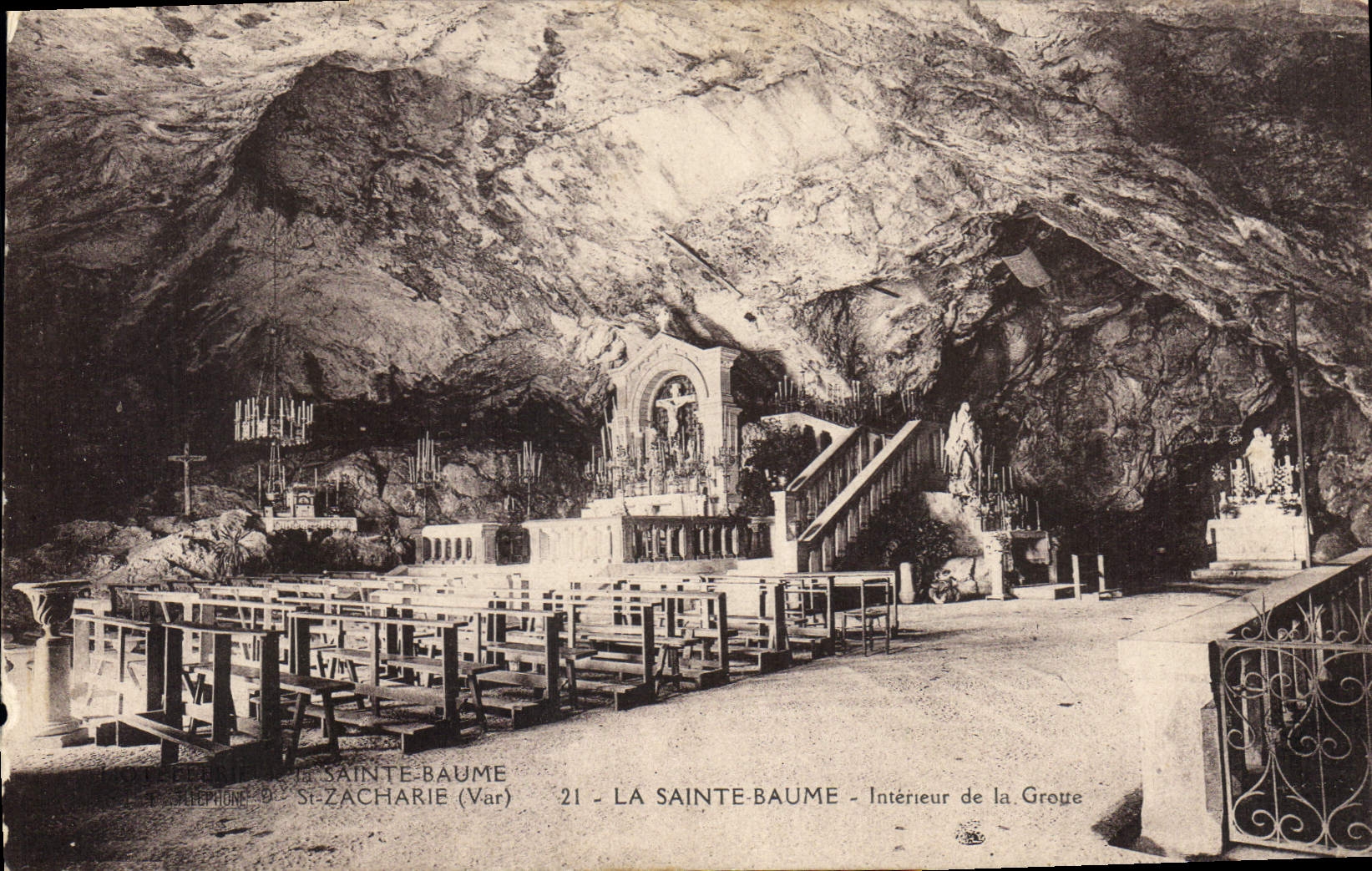 CPA Sainte Baume St Zacharie Var la Sainte Baume interieur de la Grotte 