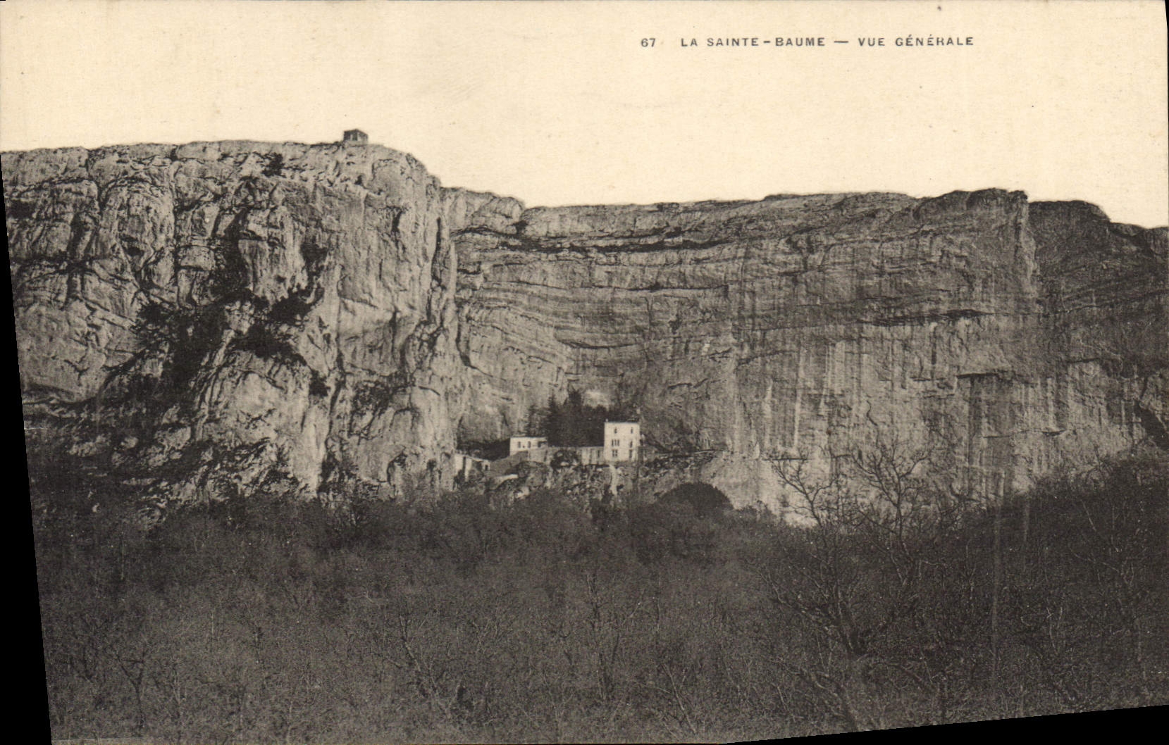 CPA La Sainte Baume Vue generale 