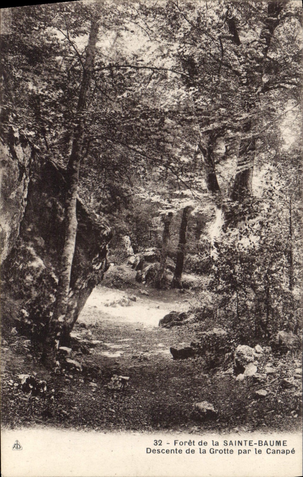 CPA Foret de la Sainte Baume Descente de la Grotte par le Canape 