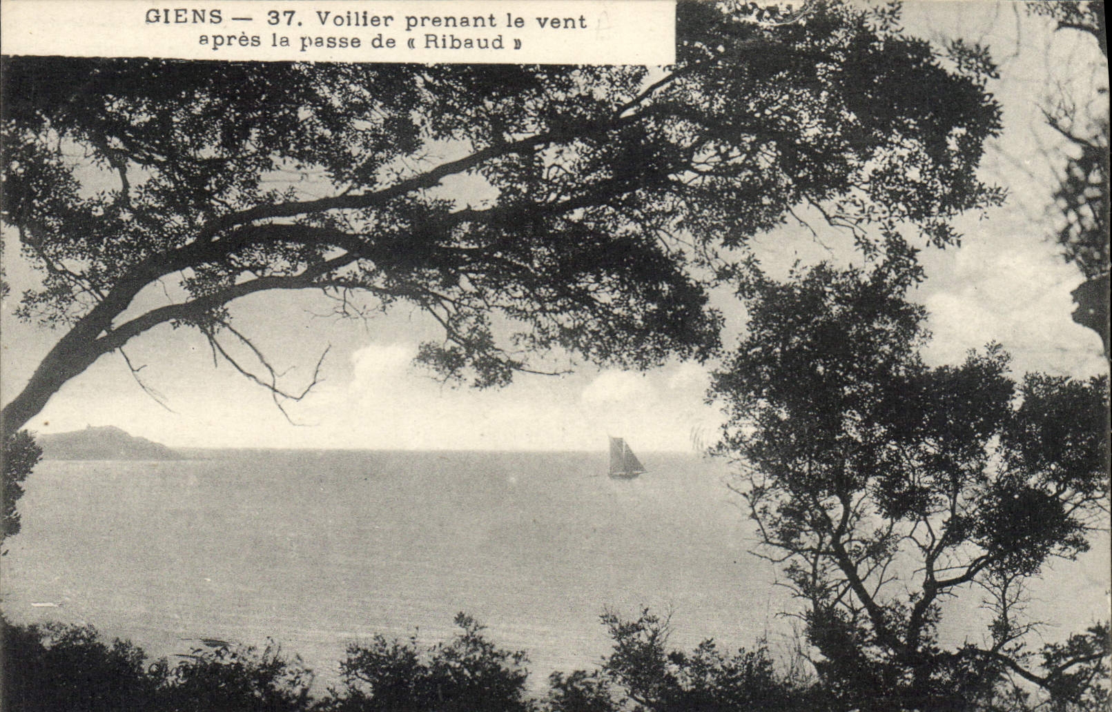 CPA Giens Voilier prenant le vent apres la passe de Ribaud 
