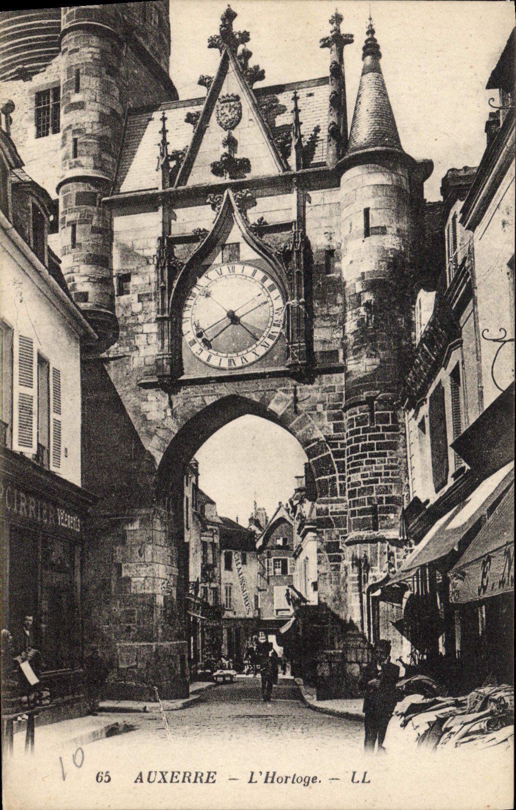 CPA Auxerre l'Horloge 