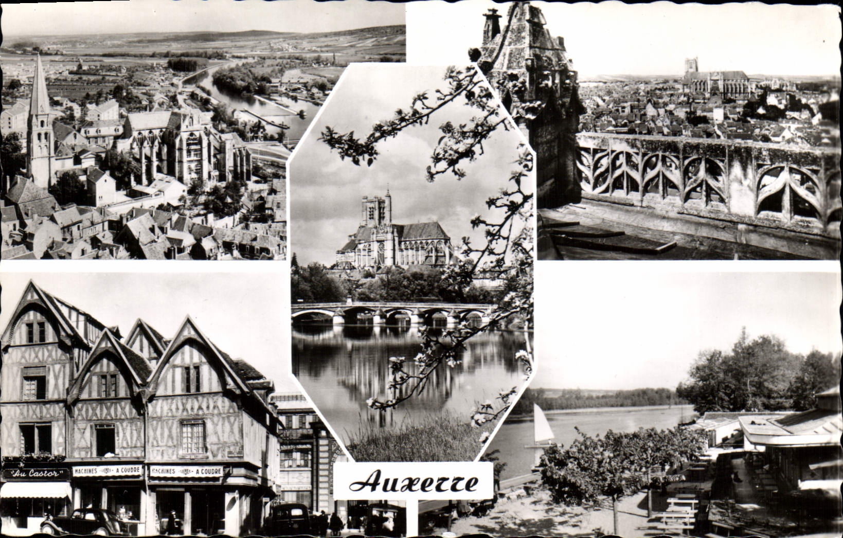 CPA Auxerre vue generale vue prise de l'Eglise St Pierre La Cathedrale Vieilles Maisons Xv siecle La