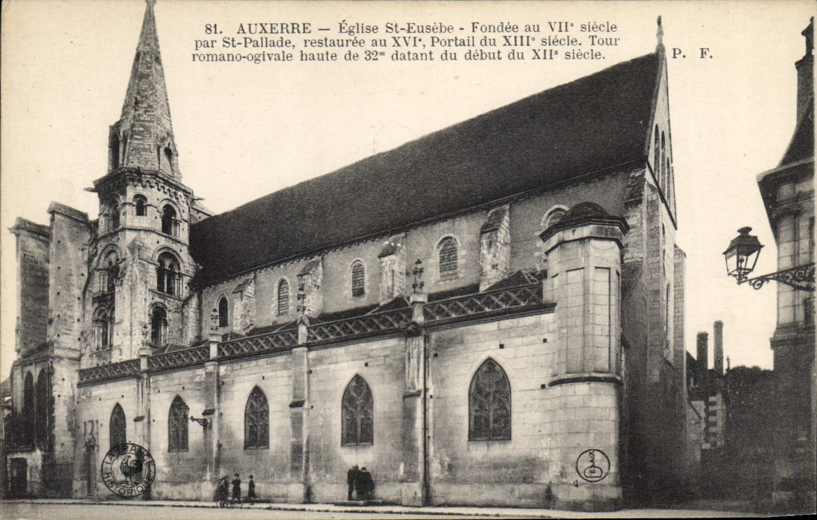 CPA Auxerre Eglise St Eusebe Fondee au VII siecle par St Pallade restauree au XVI siecle portail du 