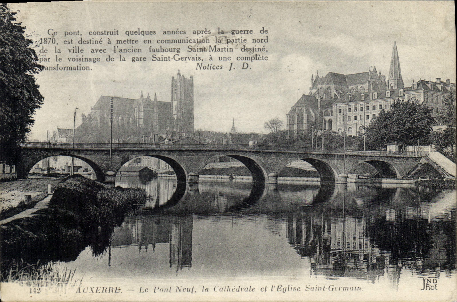 CPA Auxerre Le Pont Neuf la Cathedrale et l'Eglise Saint Germain 