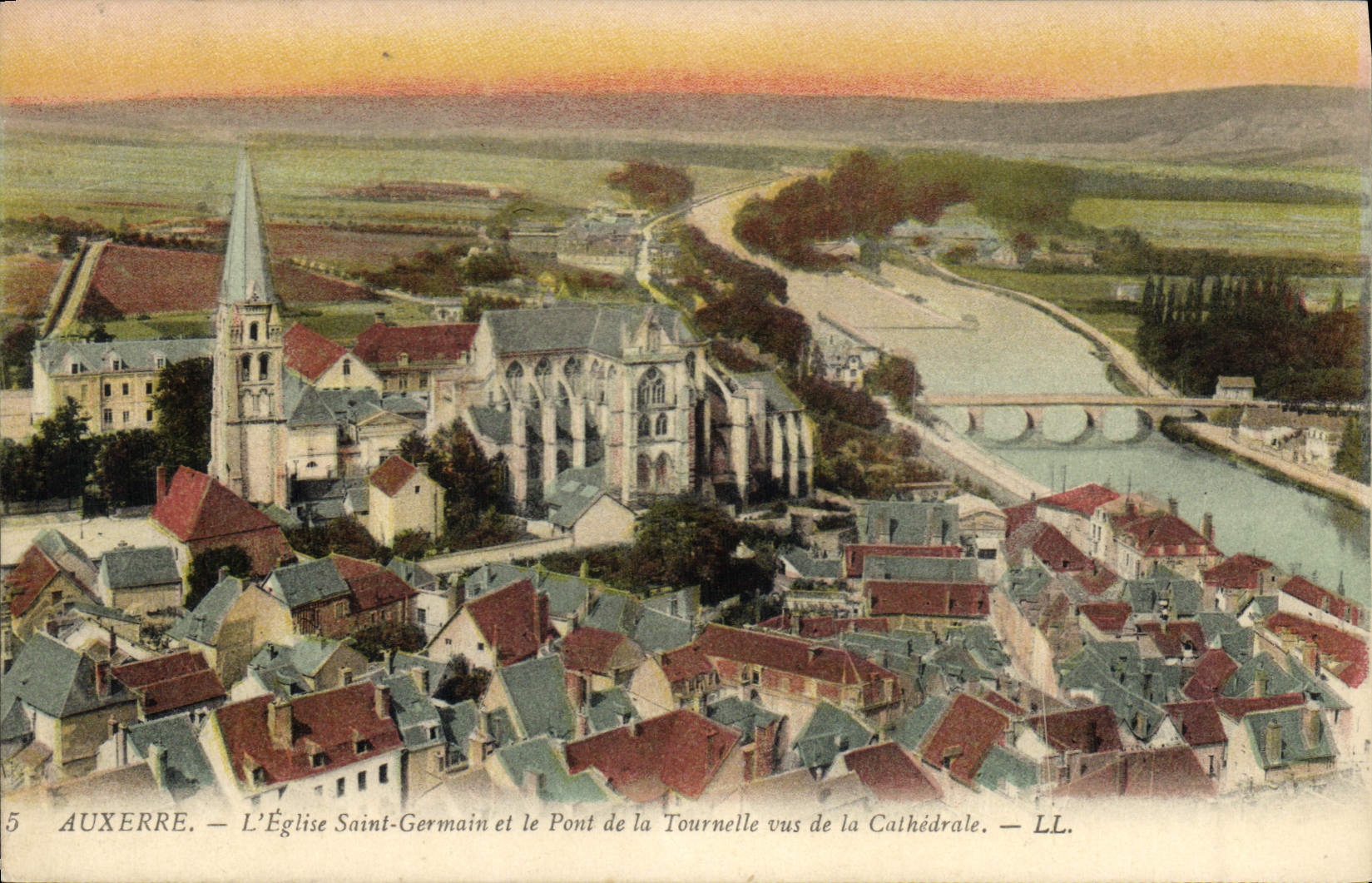 CPA Auxerre L'eglise Saint Germain et le Pont de la Tournelle vus de la Cathedrale