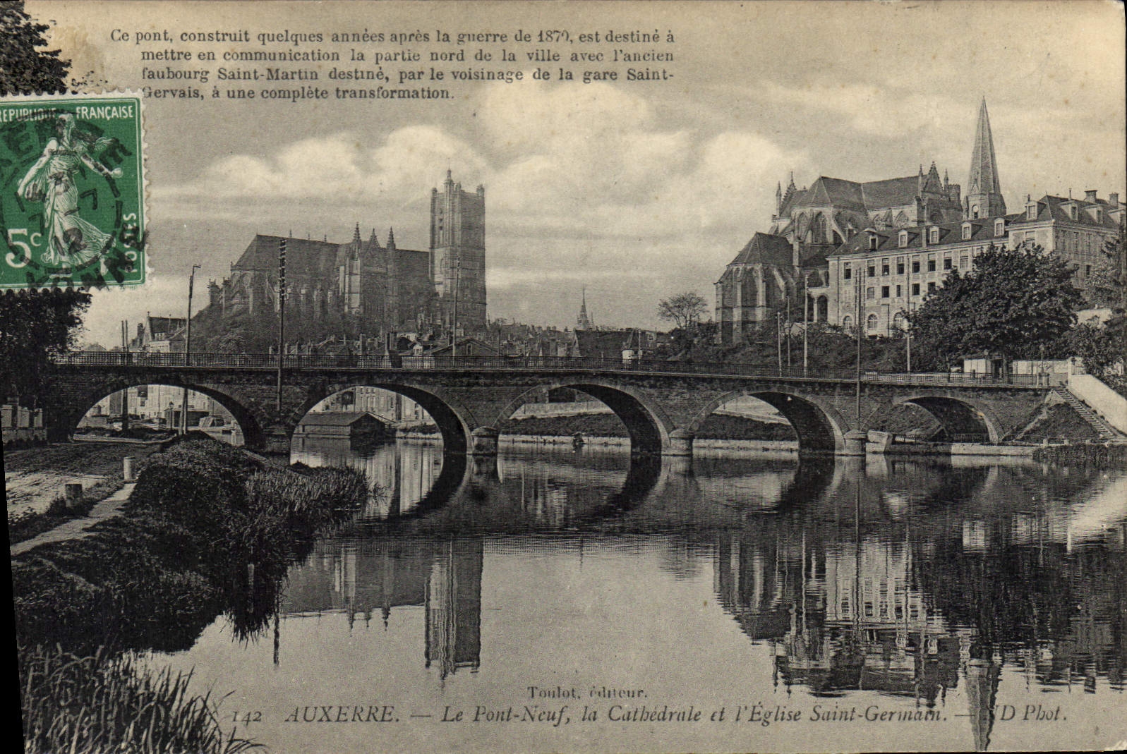 CPA Auxerre Pe pont Neuf la cathedrale et l'Eglise Saint Germain