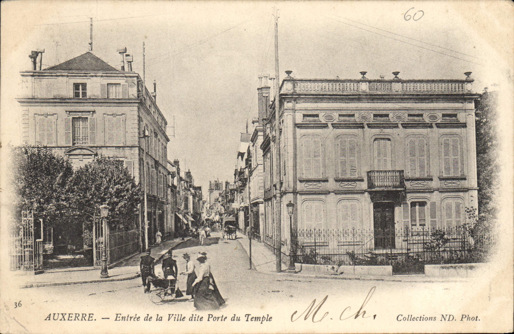 CPA Auxerre Entree de la ville dite Porte du Temple 