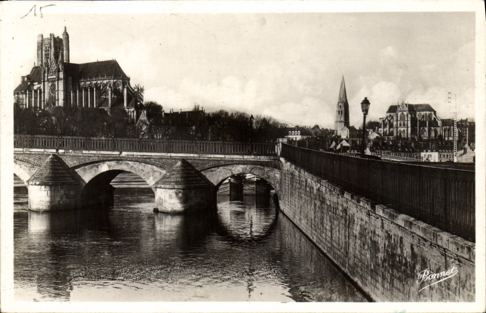 CPA Auxerre la Cathedrale et l'Eglise St Germain