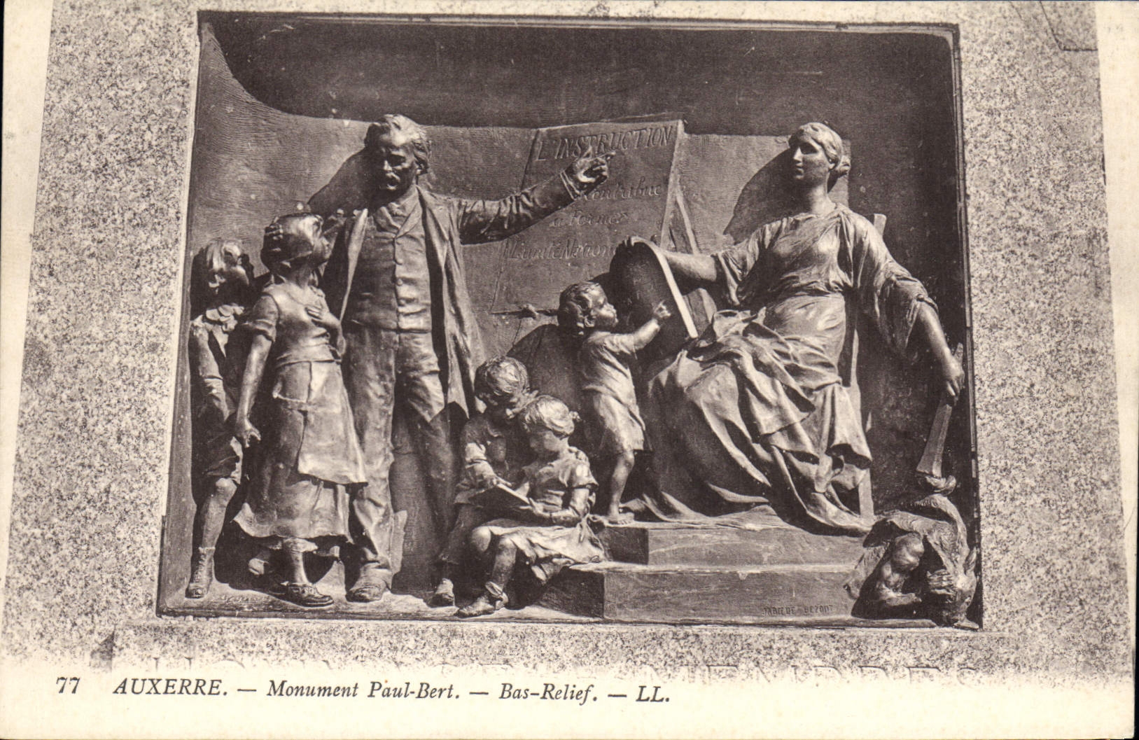 CPA Auxerre Monument Paul Bert Bas Relief 