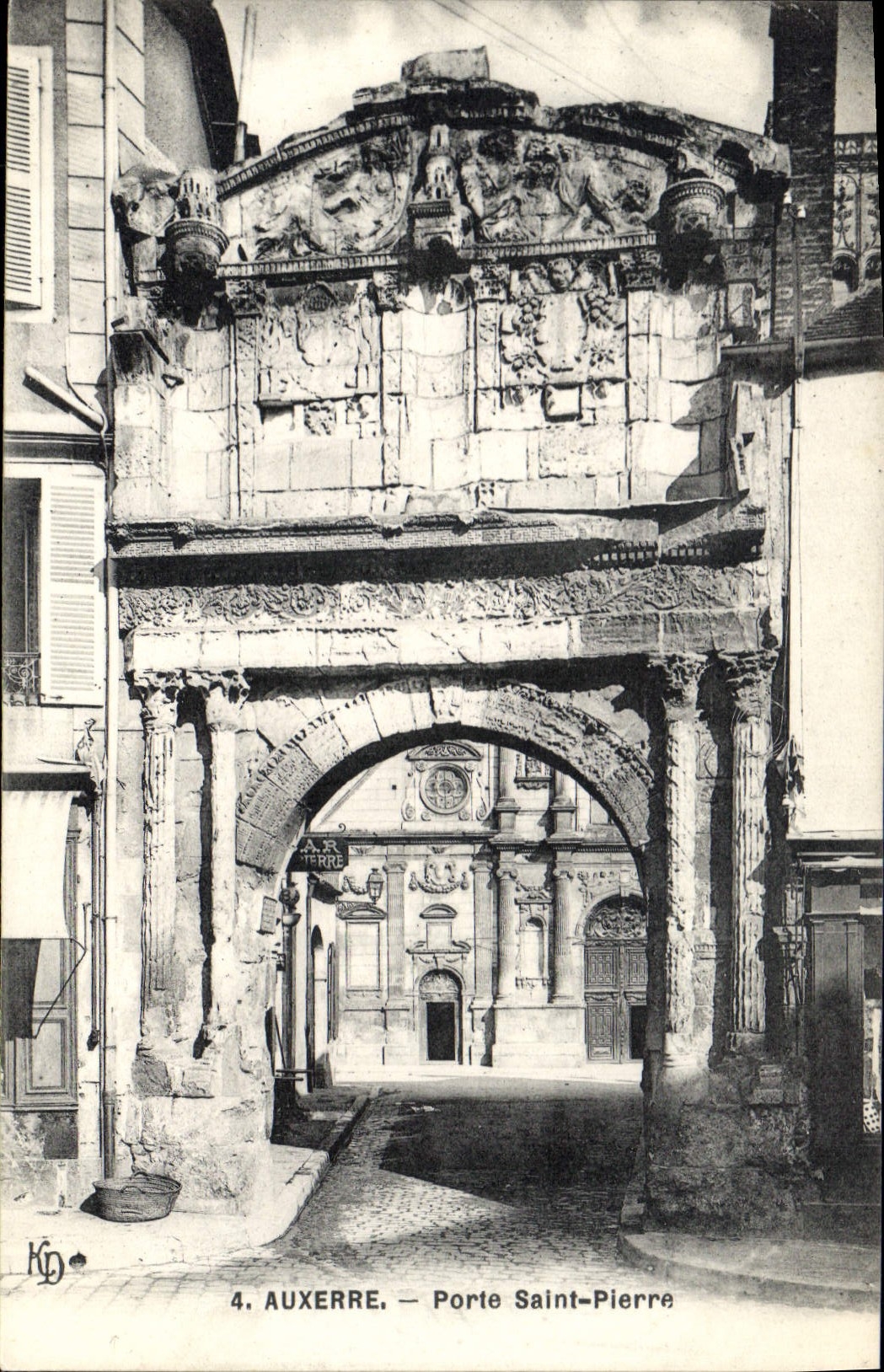 CPA Auxerre Porte Saint Pierre 
