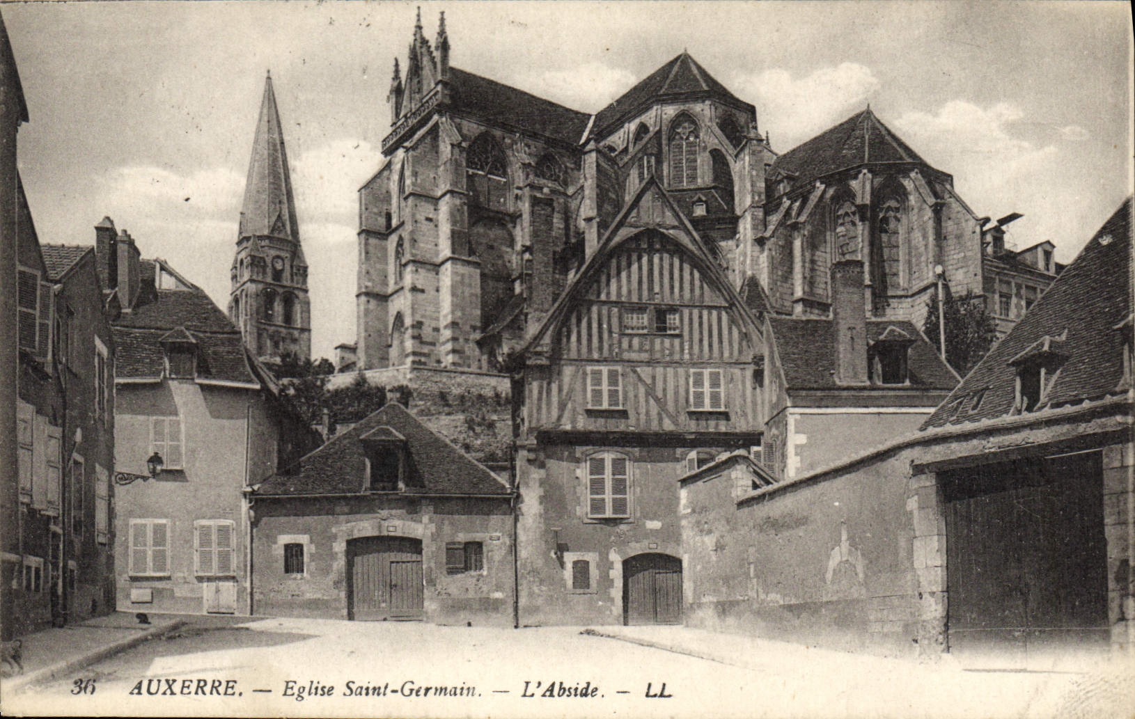 CPA Auxerre Eglise Saint Germain l'Abside