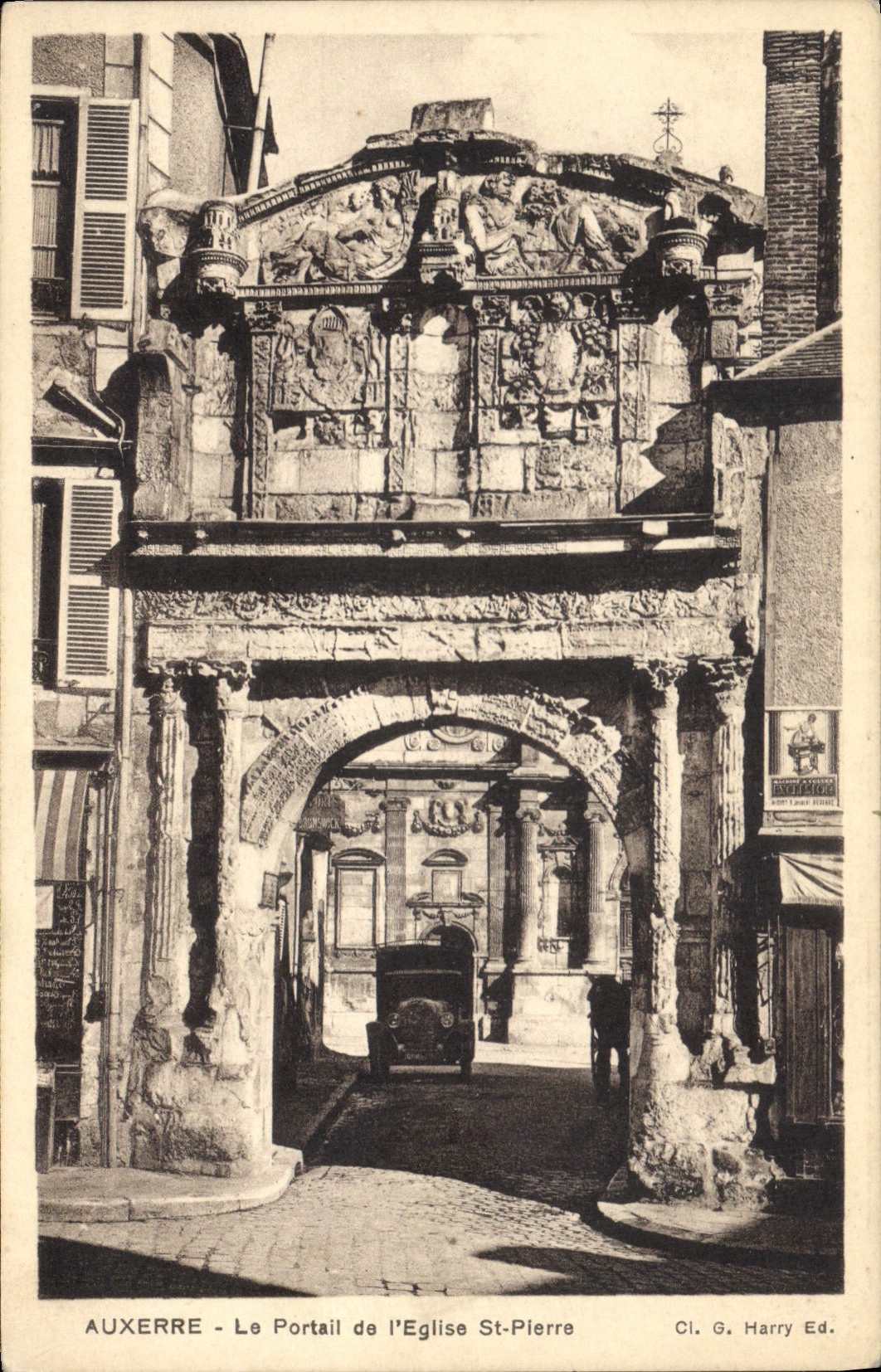 CPA Auxerre le Portail de l'Eglise St Pierre 