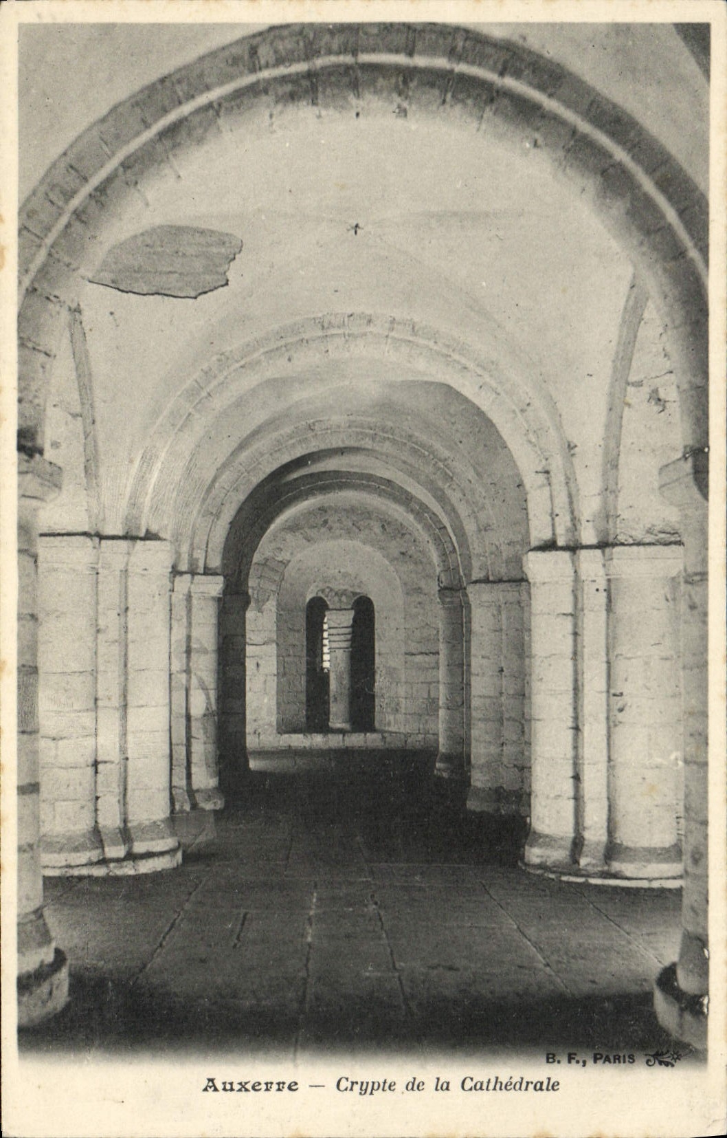 CPA Auxerre Crypte de la Cathedrale 