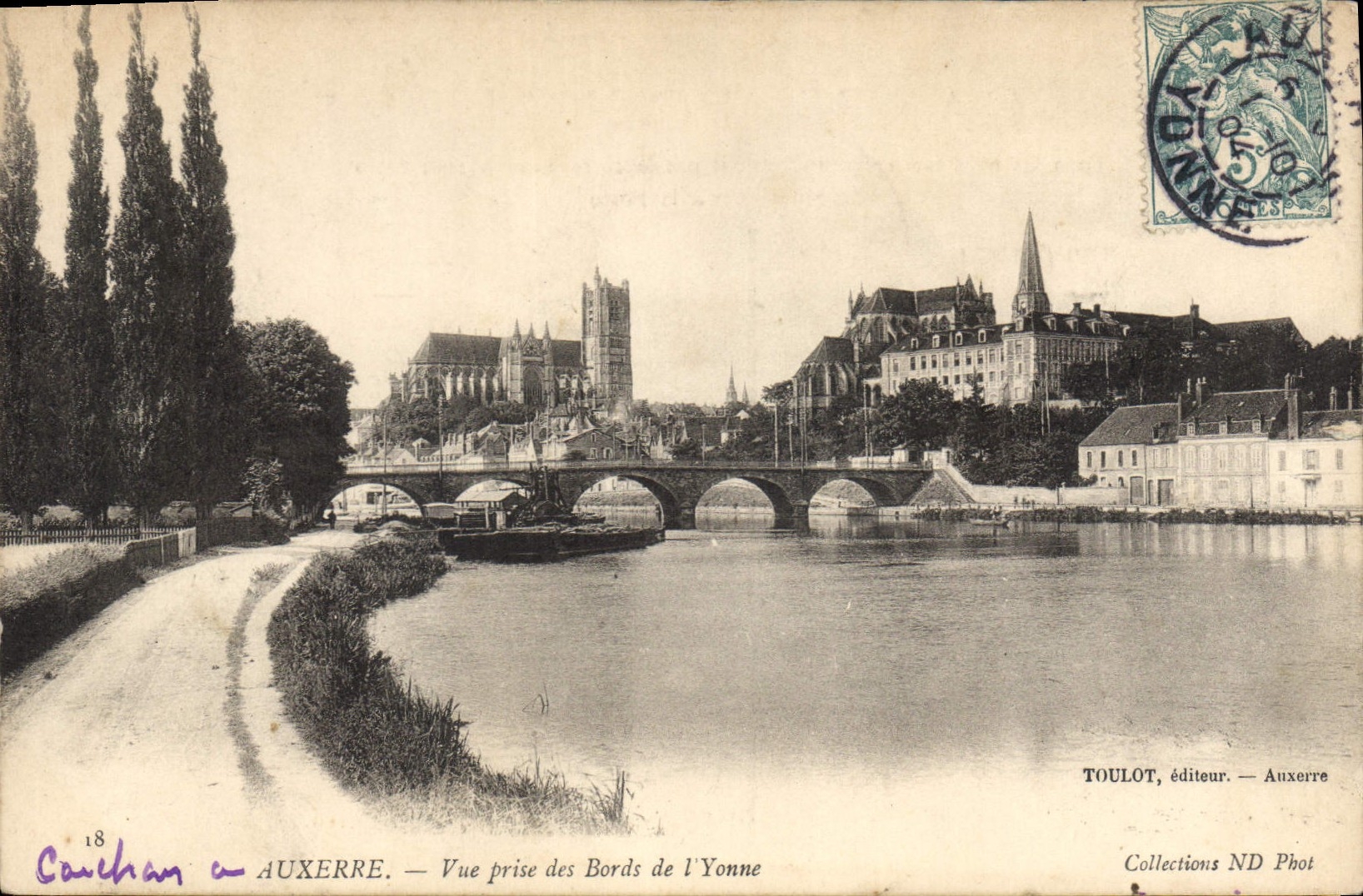 CPA Auxerre vue prise des Bords de l'Yonne