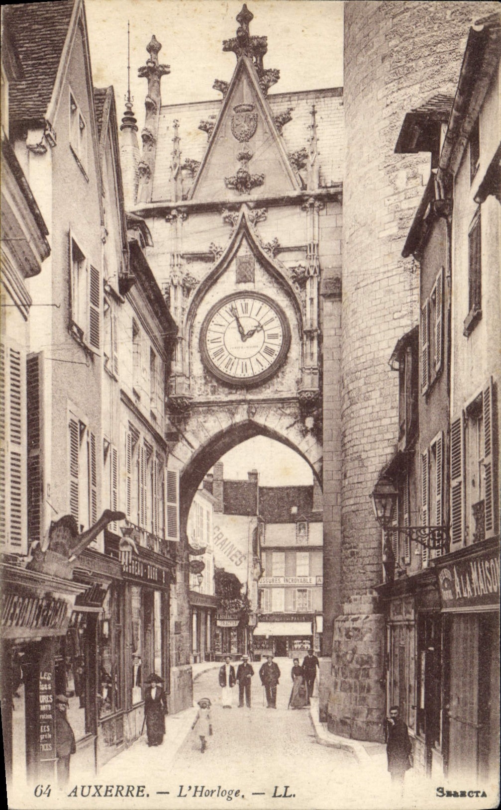 CPA Auxerre l'Horloge 