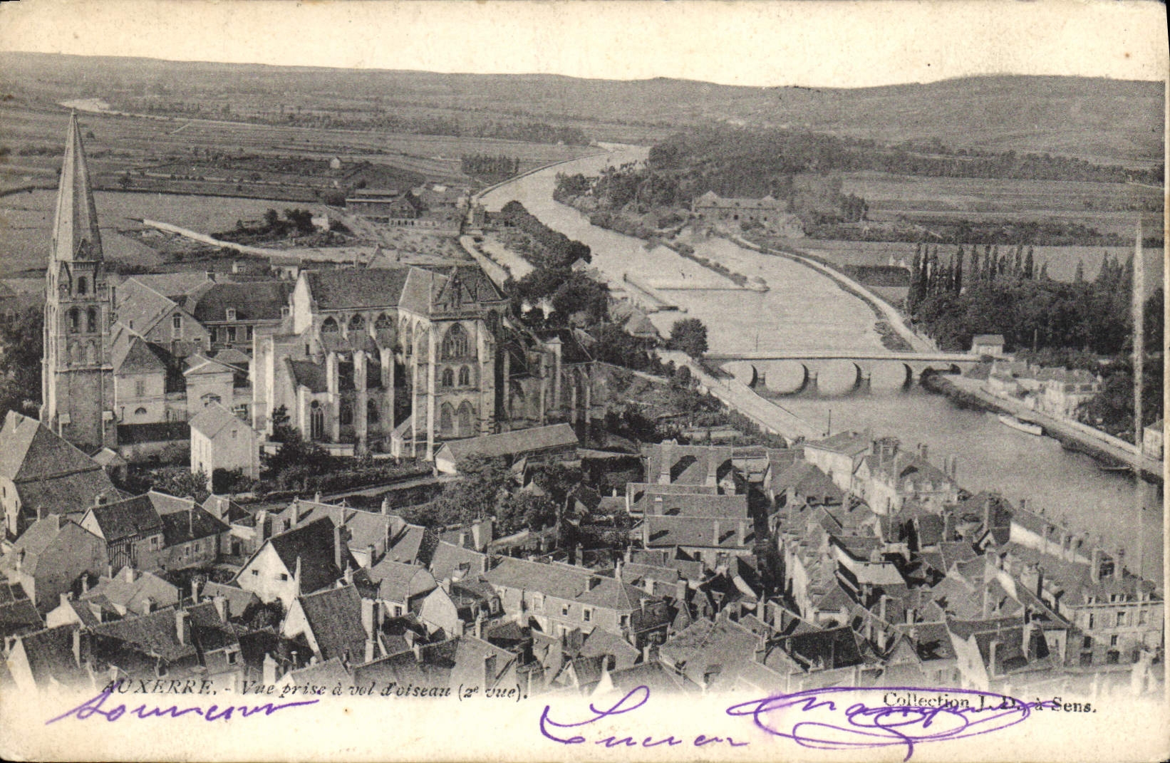 CPA Auxerre vue prise de vol d'oiseau 