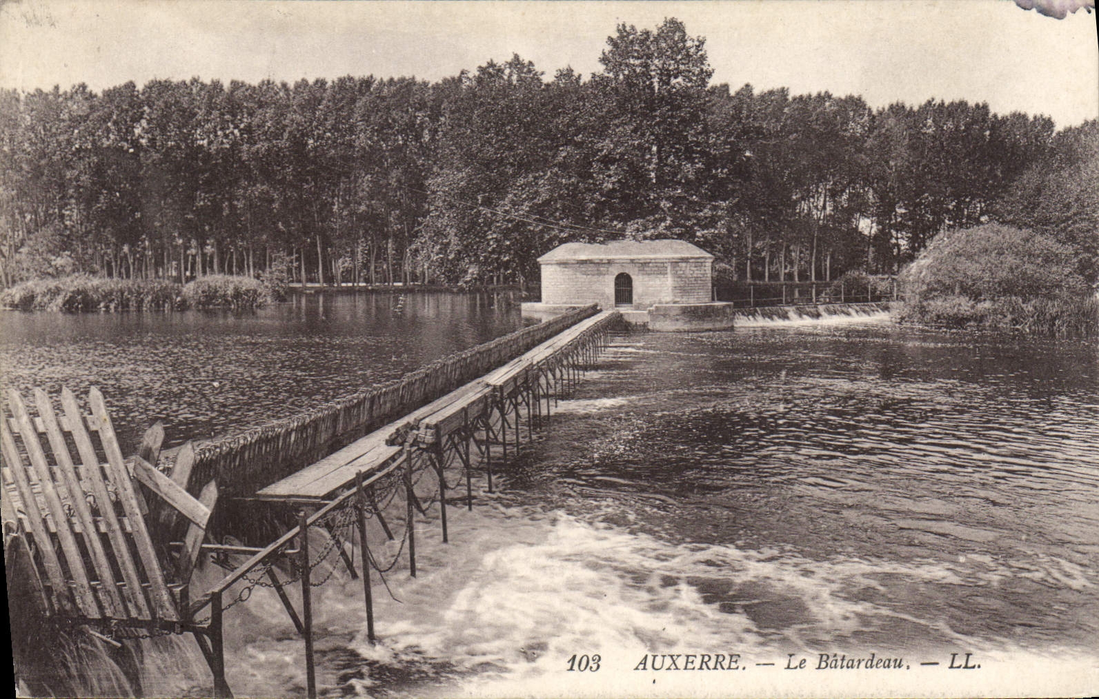 CPA Auxerre le Batardeau 