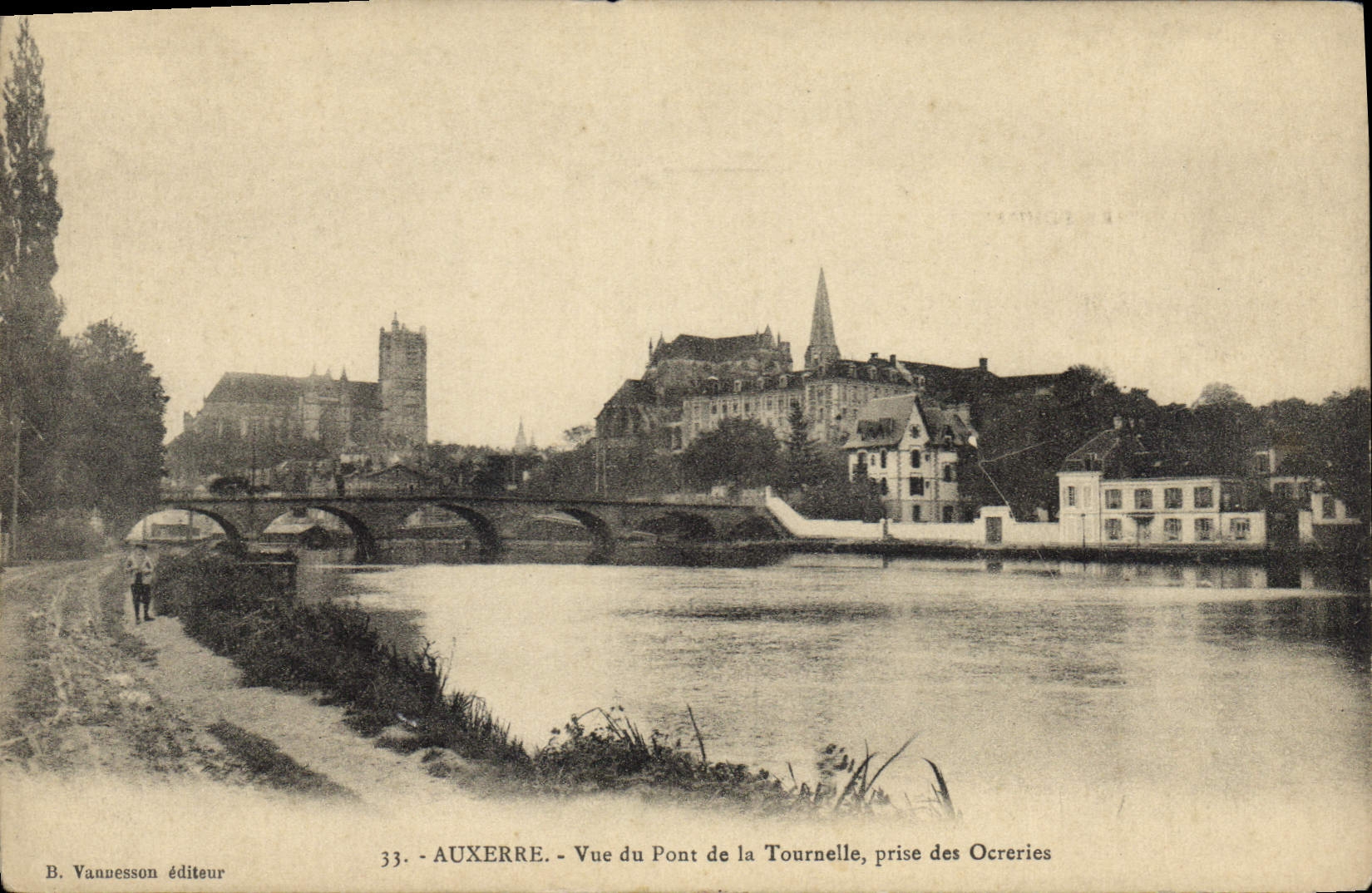 CPA Auxerre vue du Pont de la Tournelle prise des Ocreries