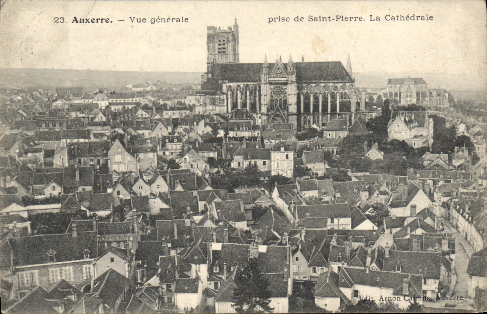 CPA Auxerre Vue generale prise de Saint Pierre la Cathedrale
