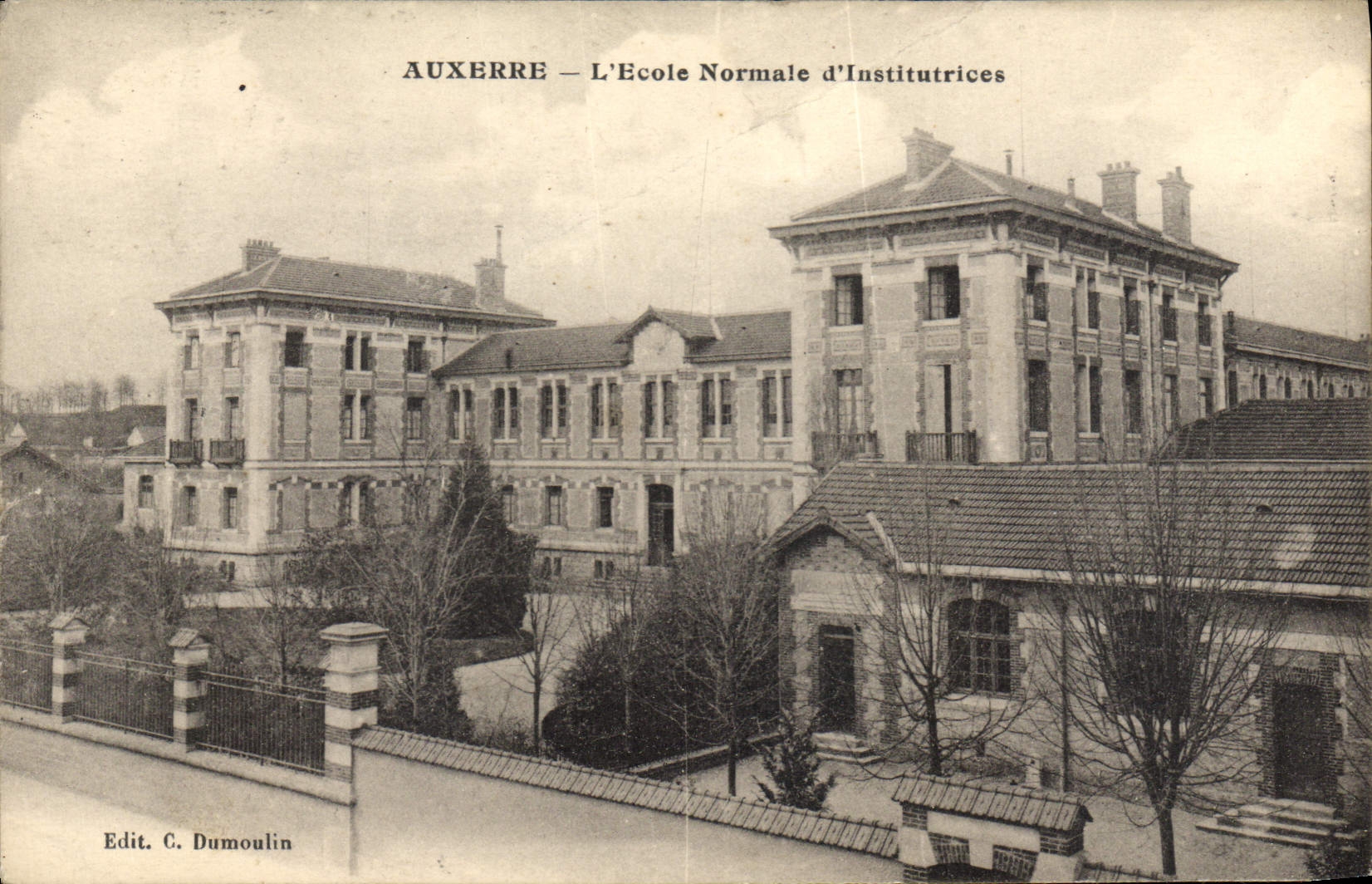 CPA Auxerre l'Ecole Normale d'Institutrices