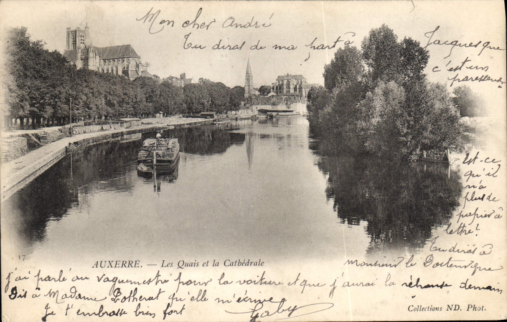 CPA Auxerre les Quais et la Cathedrale 