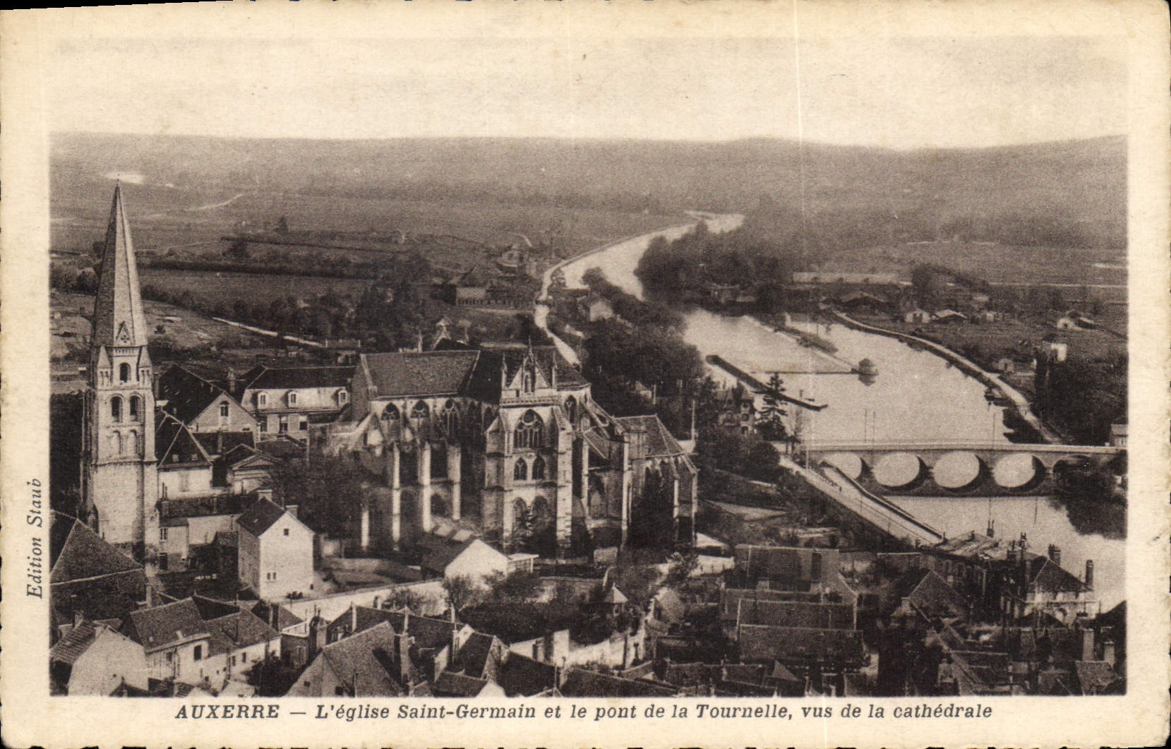 CPA Auxerre l'Eglise Saint Germain et le Pont de la Tournelle vus de la Cathedrale 