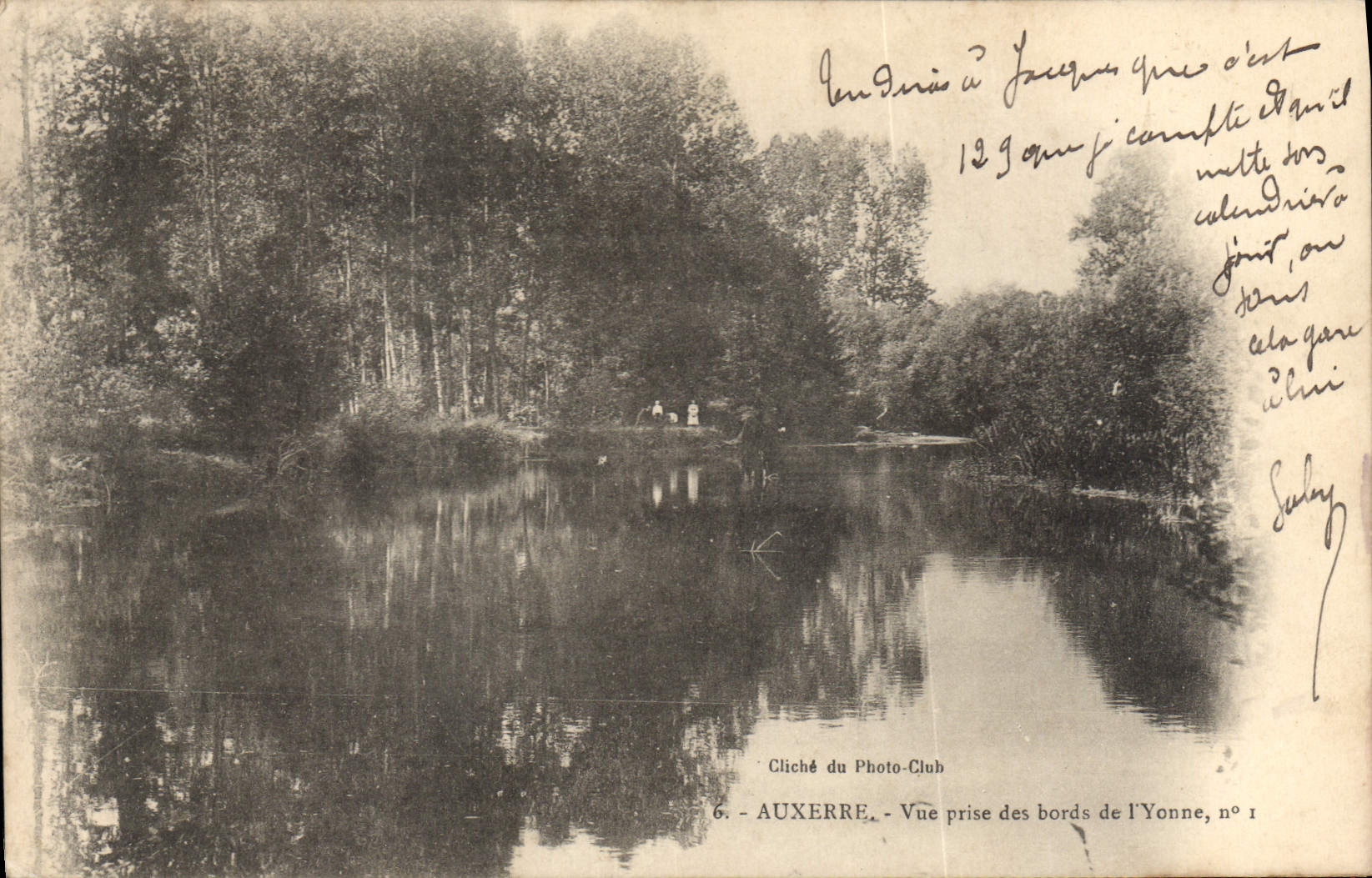 CPA Auxerre vue prise des bords de l'Yonne