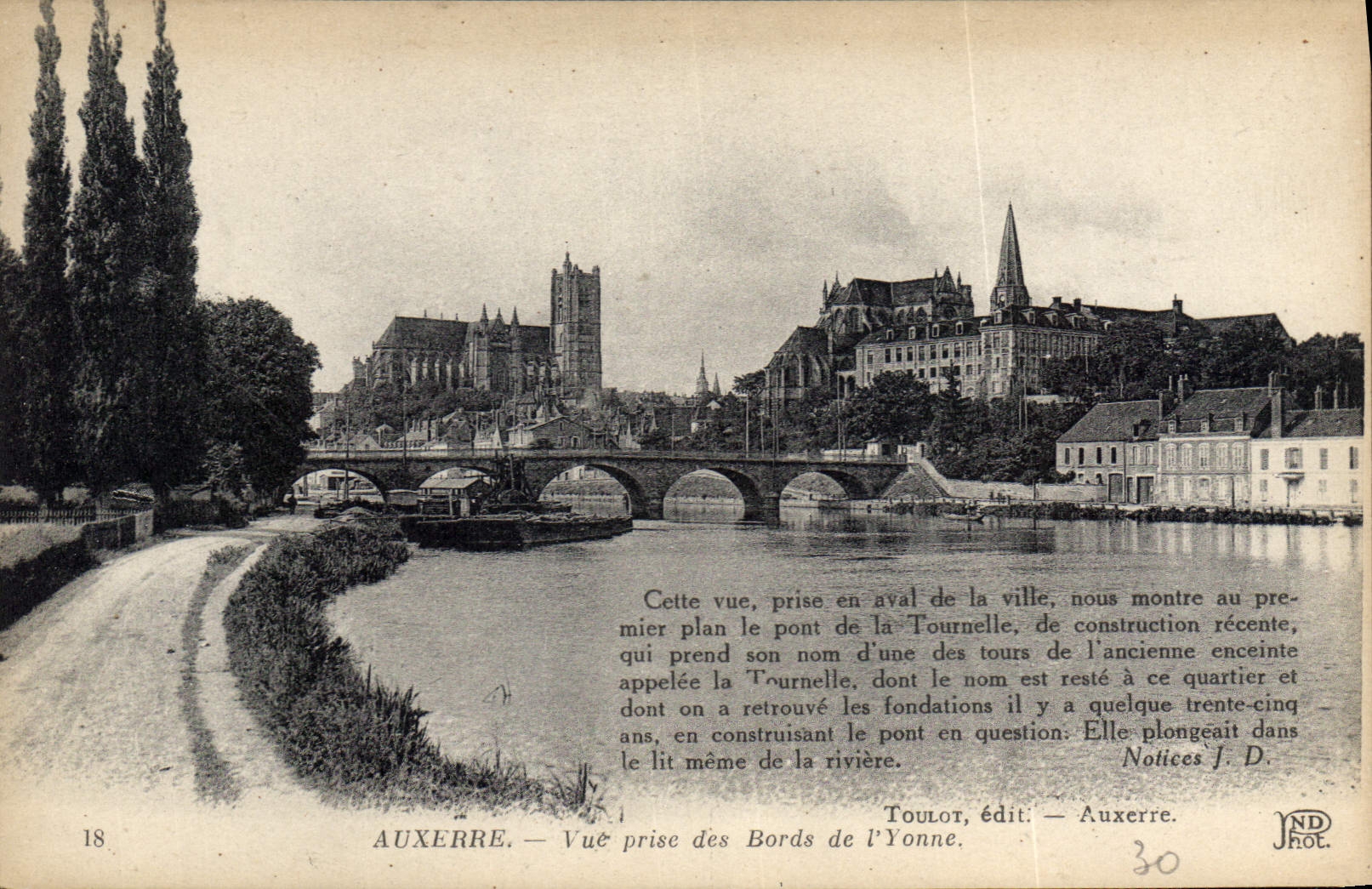 CPA Auxerre vue prise des Bords de l'Yonne 