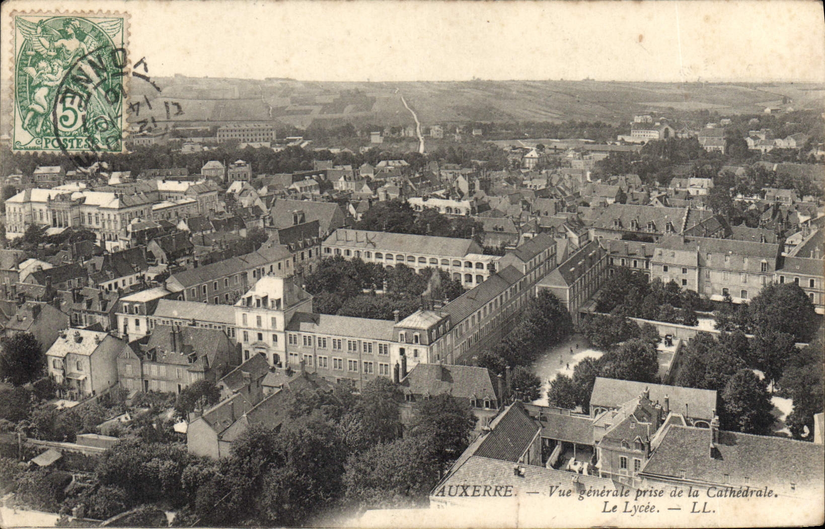 CPA Auxerre vue generale prise de la Cathedrale le Lycee