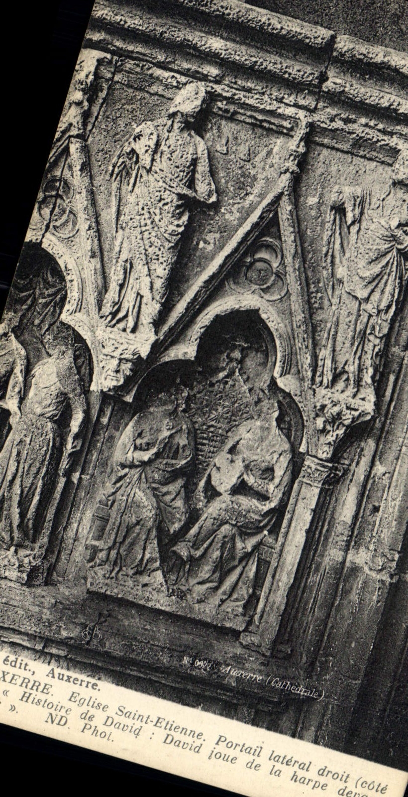 CPA Auxerre Eglise Saint Etienne Portail lateral droit cote histoire de David David joue de la harpe