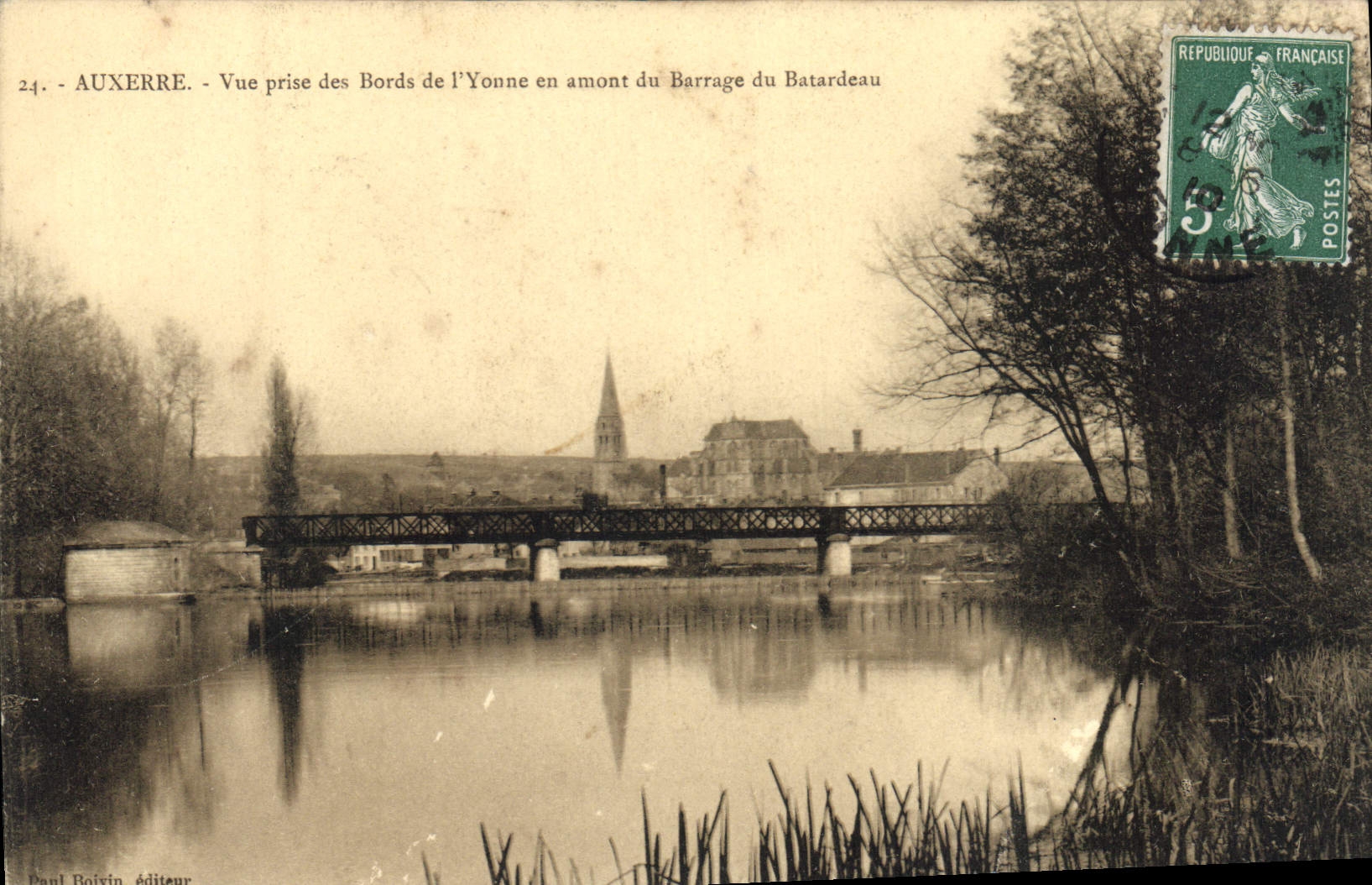 CPA Auxerre vue prise des Bords de l'Yonne en amont du Barrage du Batardeau 