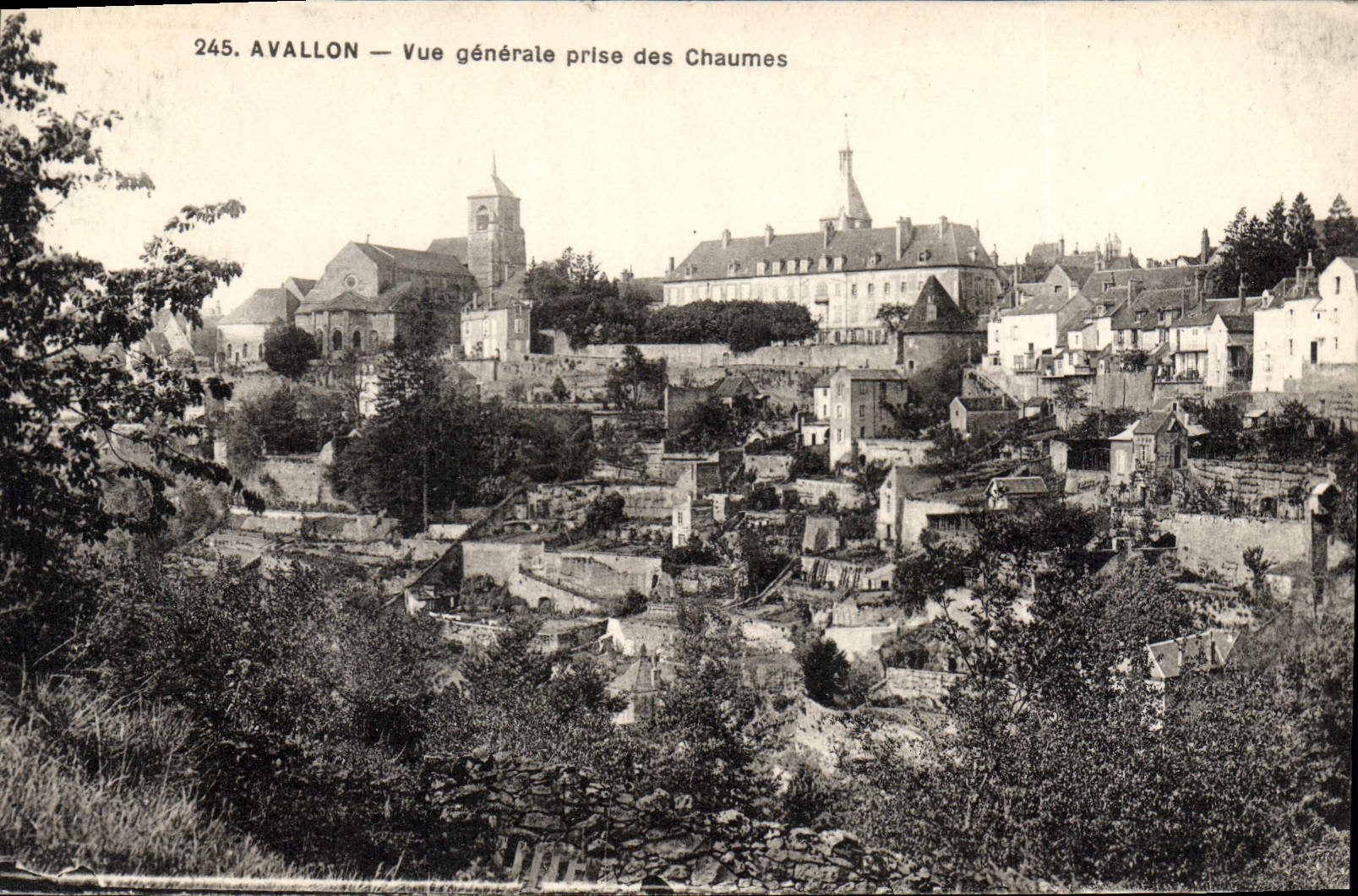 CPA Avallon vue generale prise des Chaumes