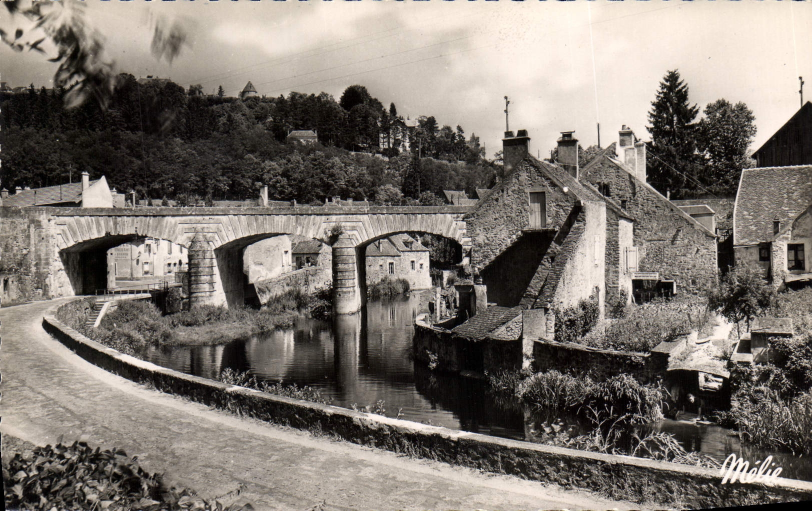 CPA Avallon Yonne Vallee du Cousin le pont de Pierre a Cousin le Pont