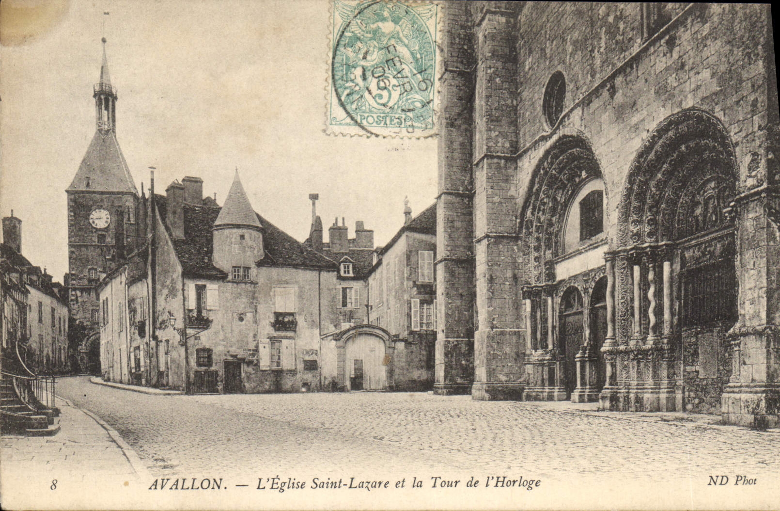 CPA Avallon l'Eglise Saint Lazare et la Tour de l'Horloge 