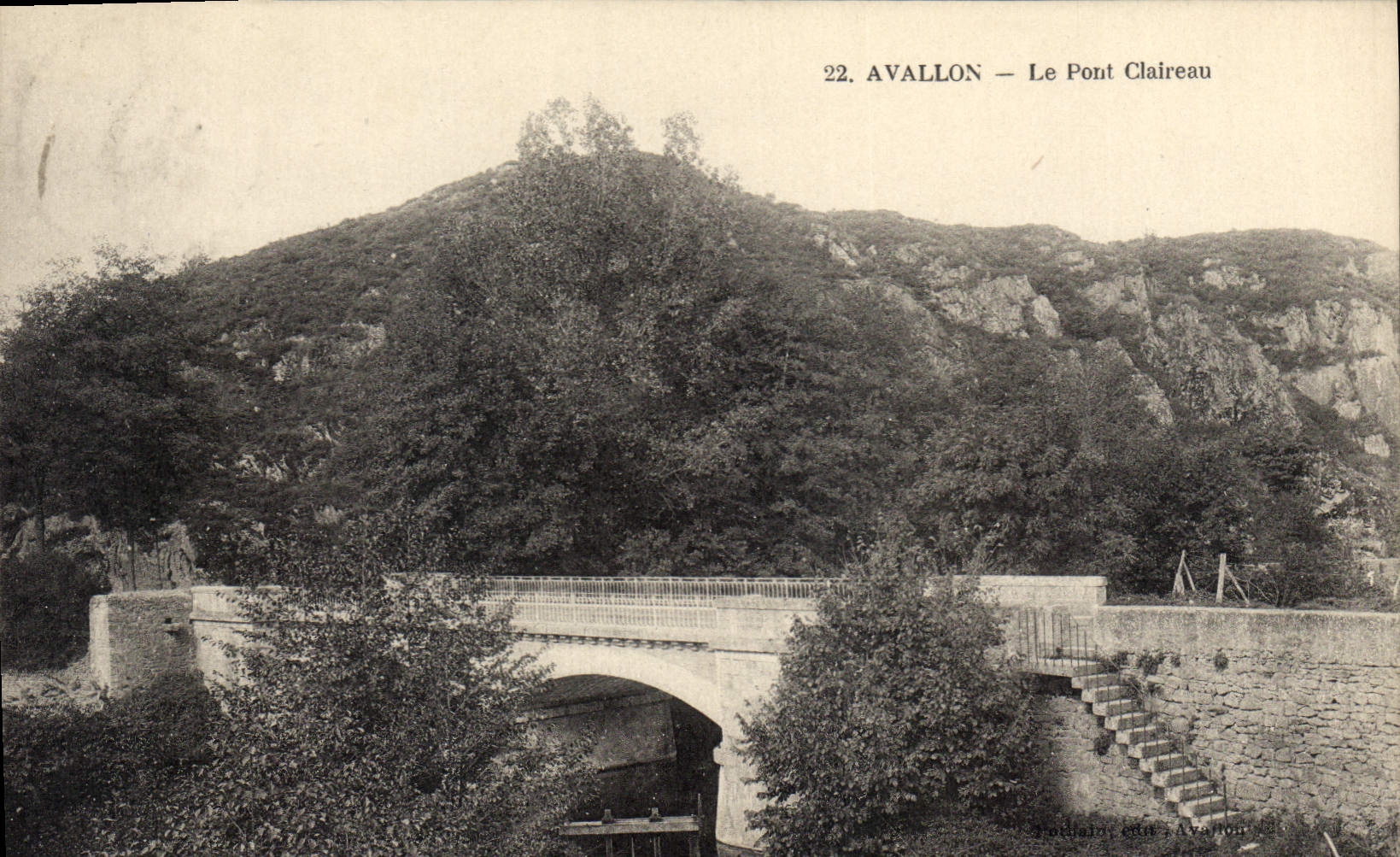 CPA Avallon le Pont Claireau 