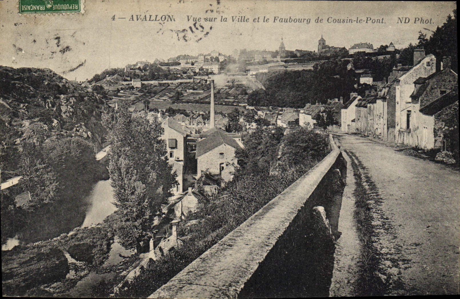 CPA Avallon Vue sur la Ville et le Faubourg de Cousin le Pont 