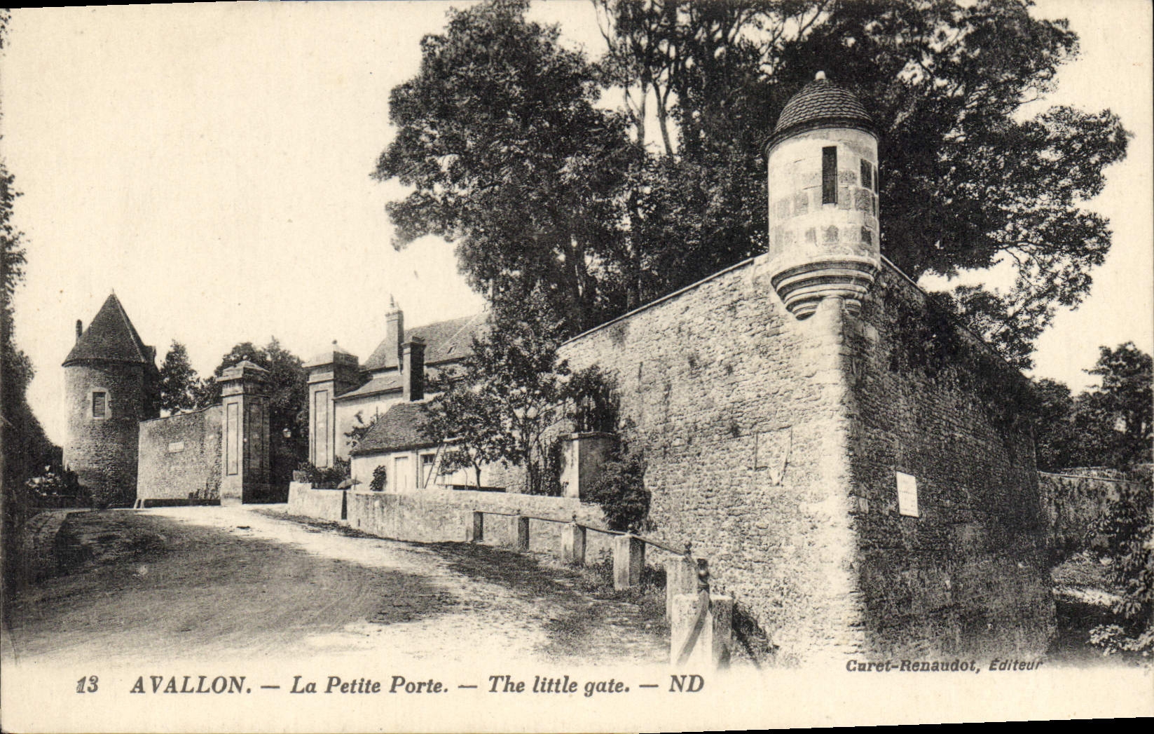 CPA Avallon La Petite Porte 