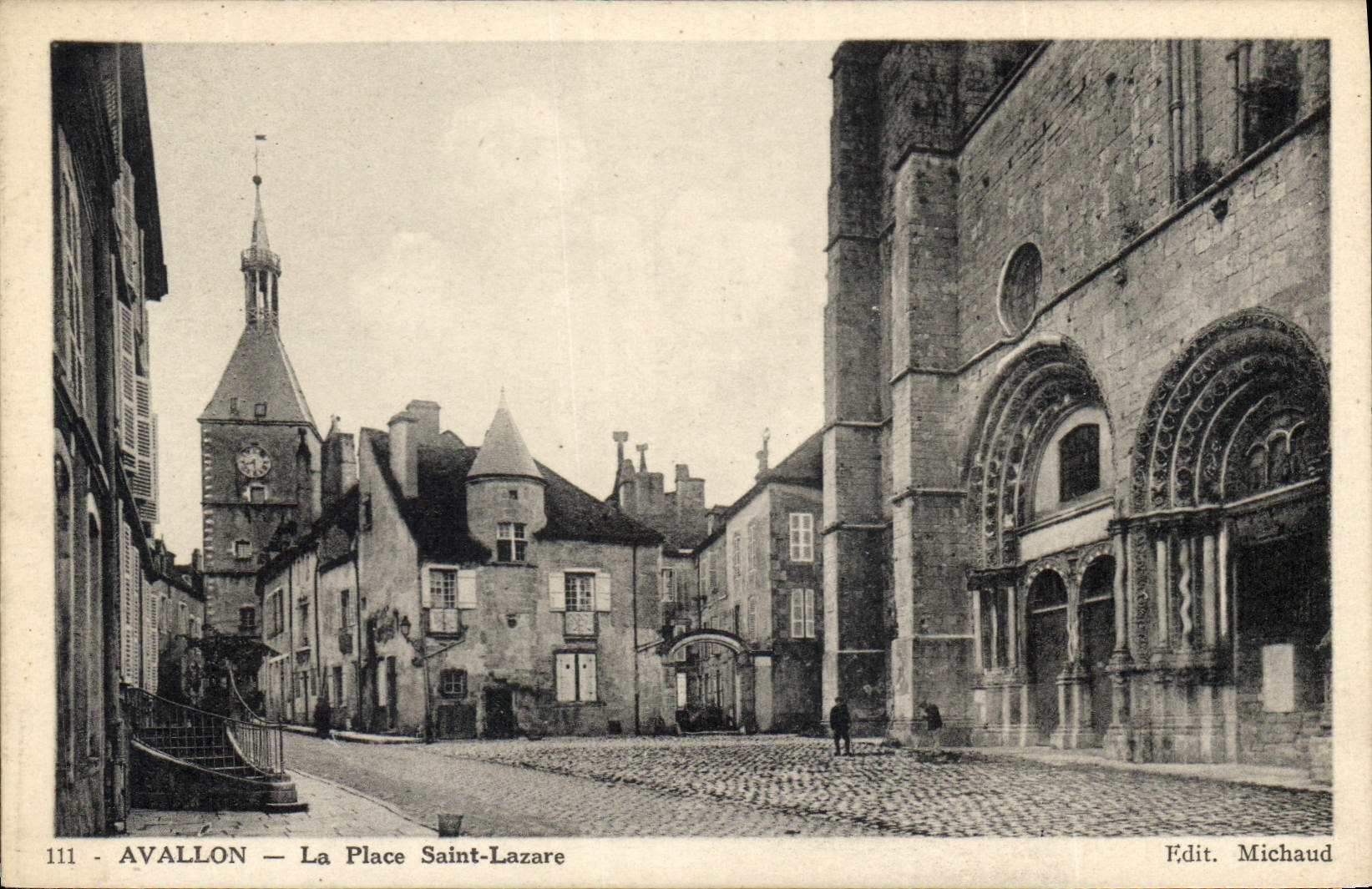 CPA Avallon La Place Saint Lazare 