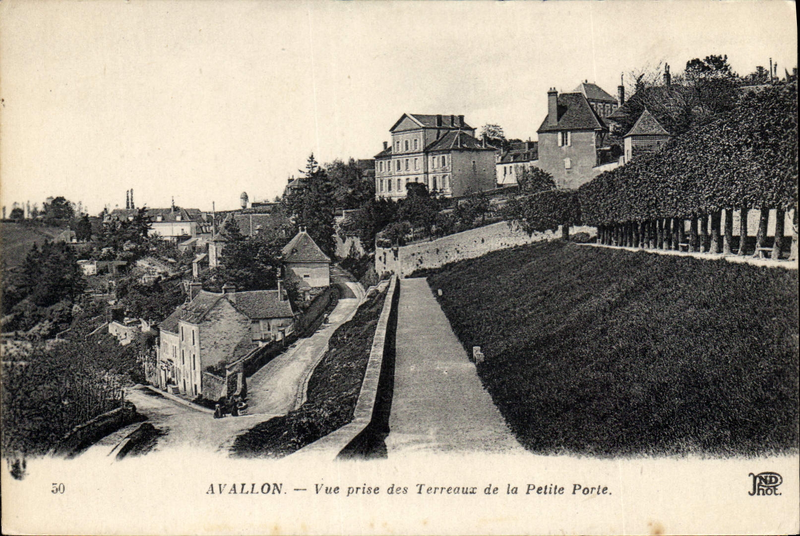 CPA Avallon Vue prise des Terreaux de la Petite Porte 
