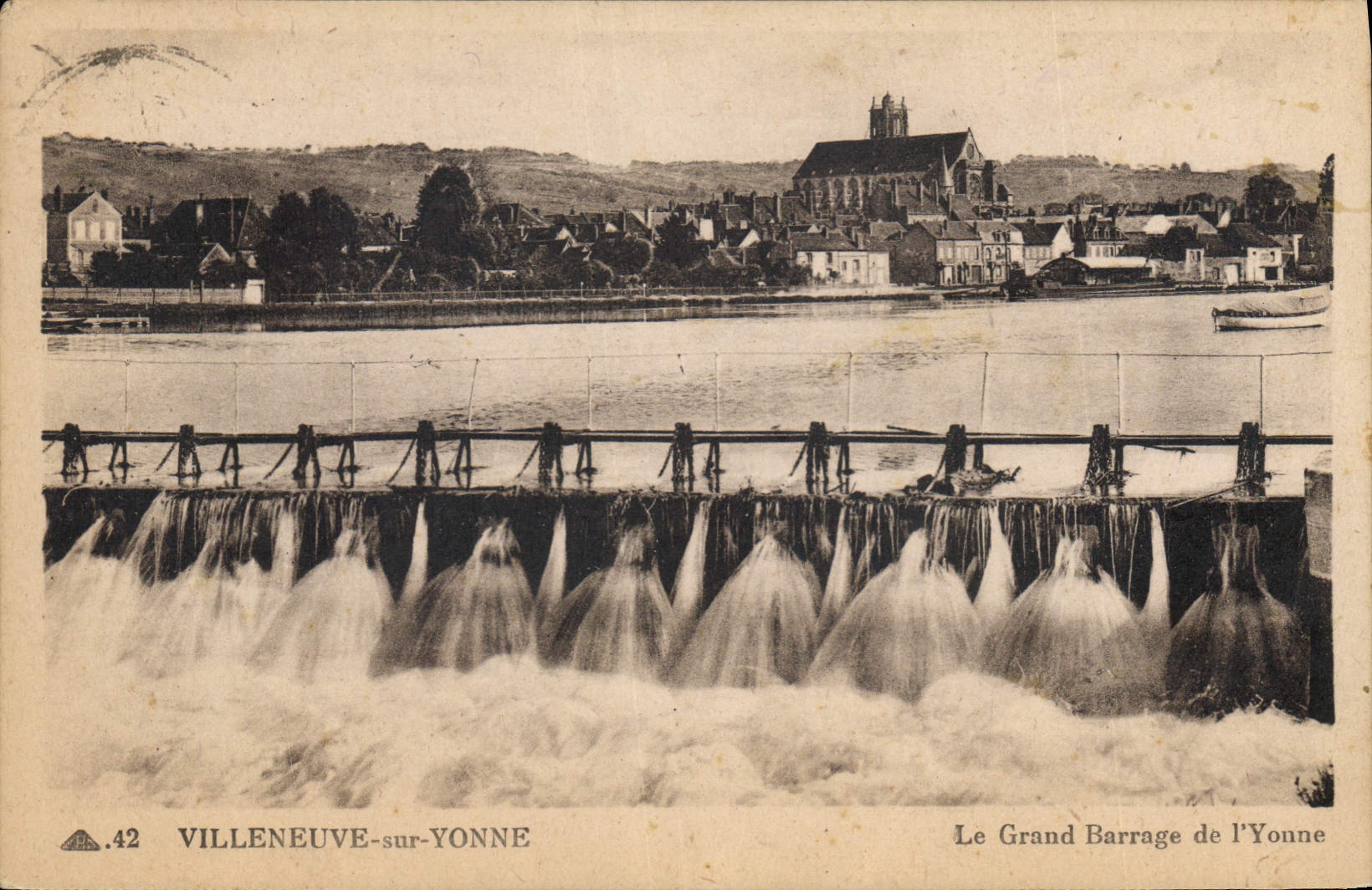 CPA Villeneuve sur Yonne Le Grand Barrage de l'Yonne
